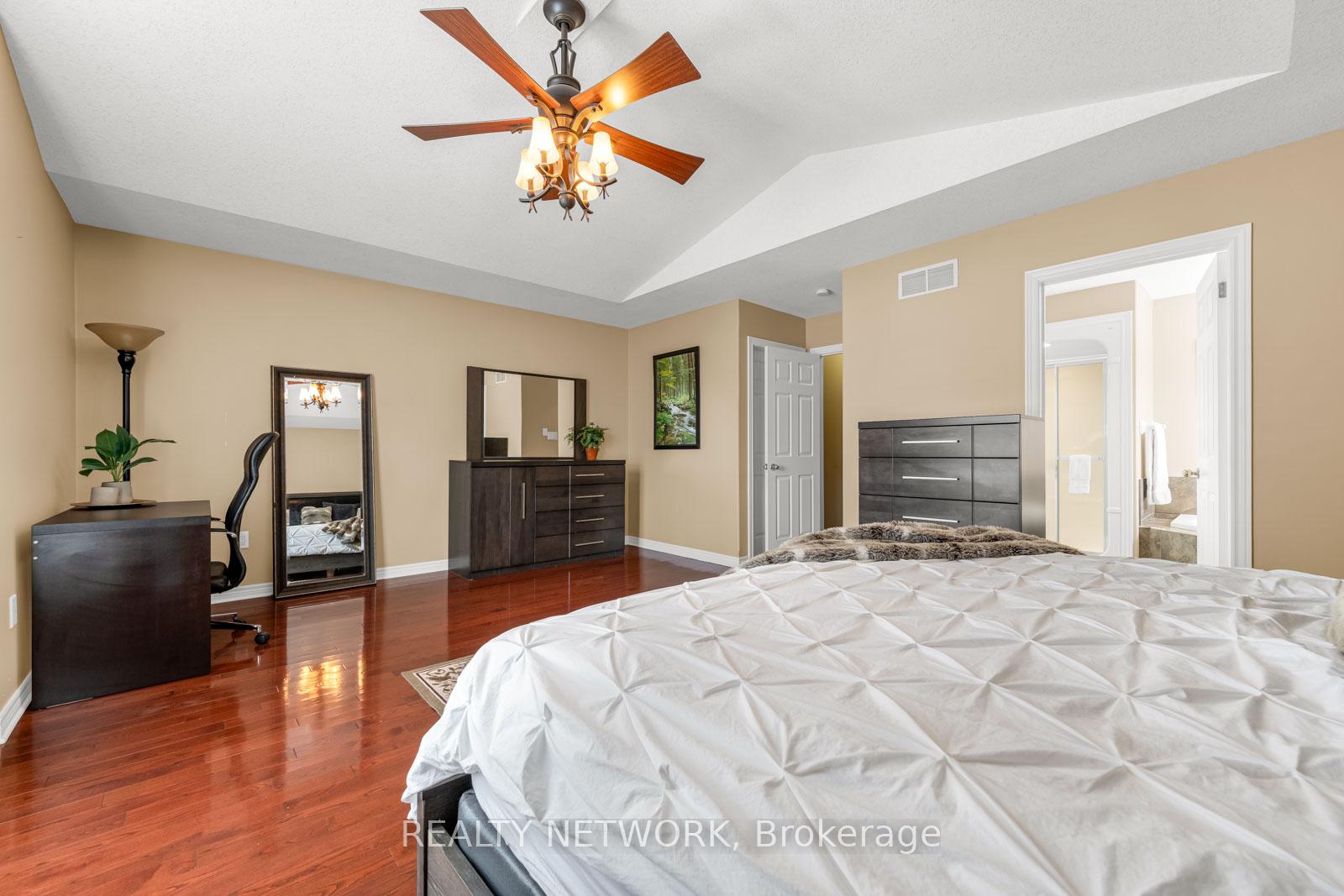 Photo 19 of 8301 Mullen Court, Niagara Falls, Ascot — HOMEH