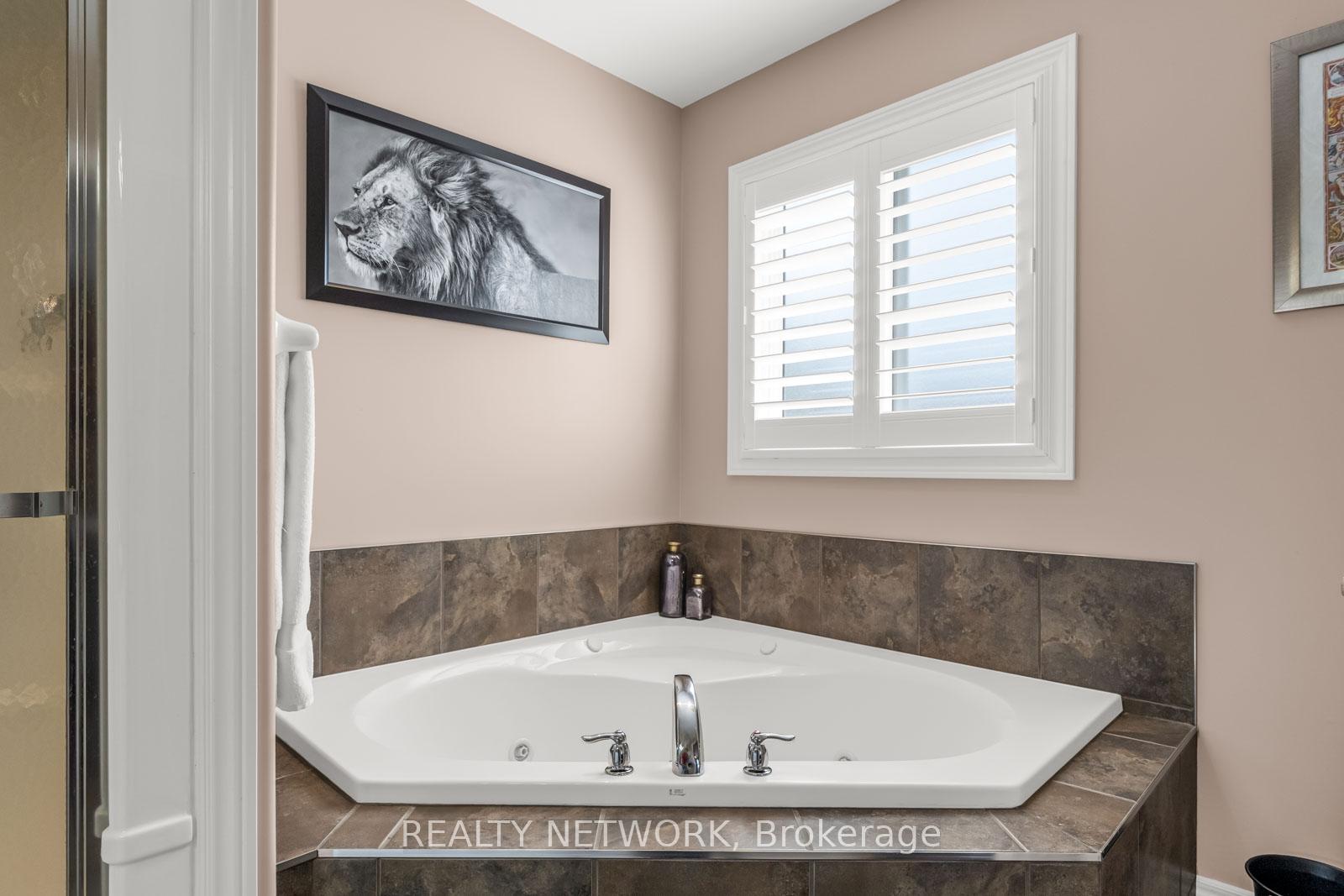 Photo 21 of 8301 Mullen Court, Niagara Falls, Ascot — HOMEH