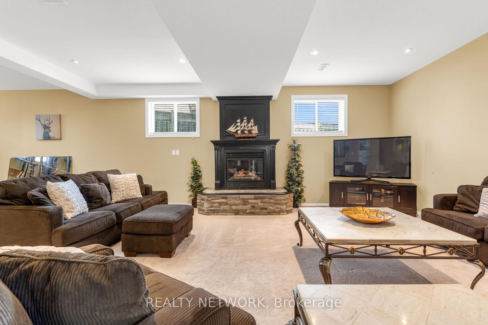 Photo 22 of 8301 Mullen Court, Niagara Falls, Ascot — HOMEH
