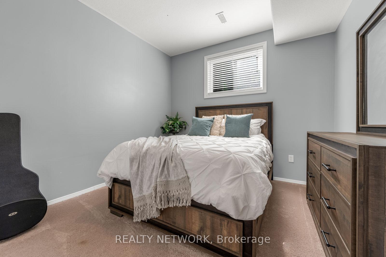 Photo 28 of 8301 Mullen Court, Niagara Falls, Ascot — HOMEH