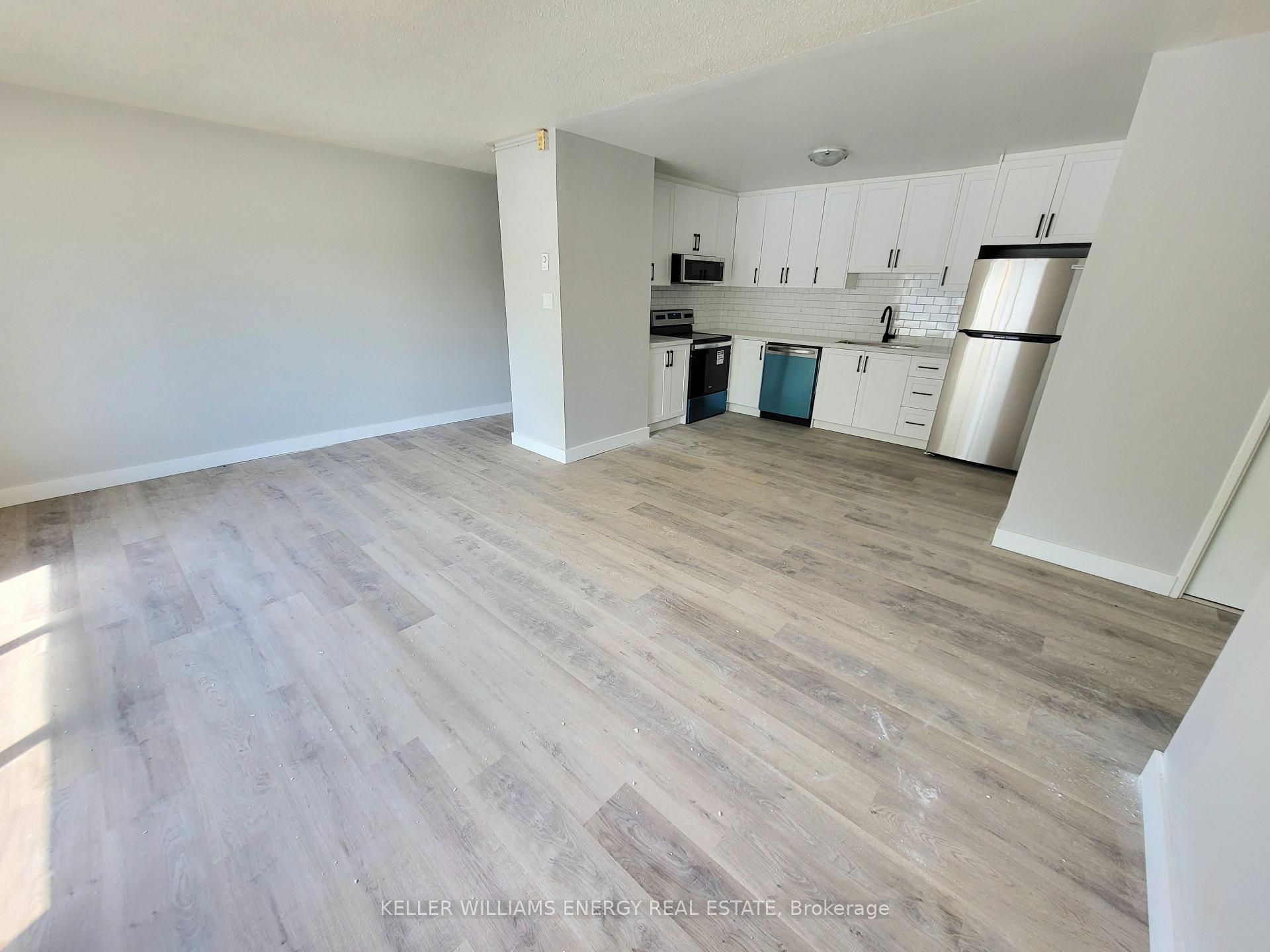 Photo 2 of Unit 9, 290 Anderson Avenue, Oshawa, McLaughlin — HOMEH