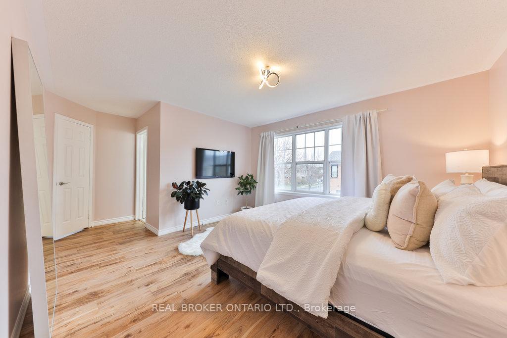 Photo 15 of 681 Thompson Road S, Milton, Beaty — HOMEH