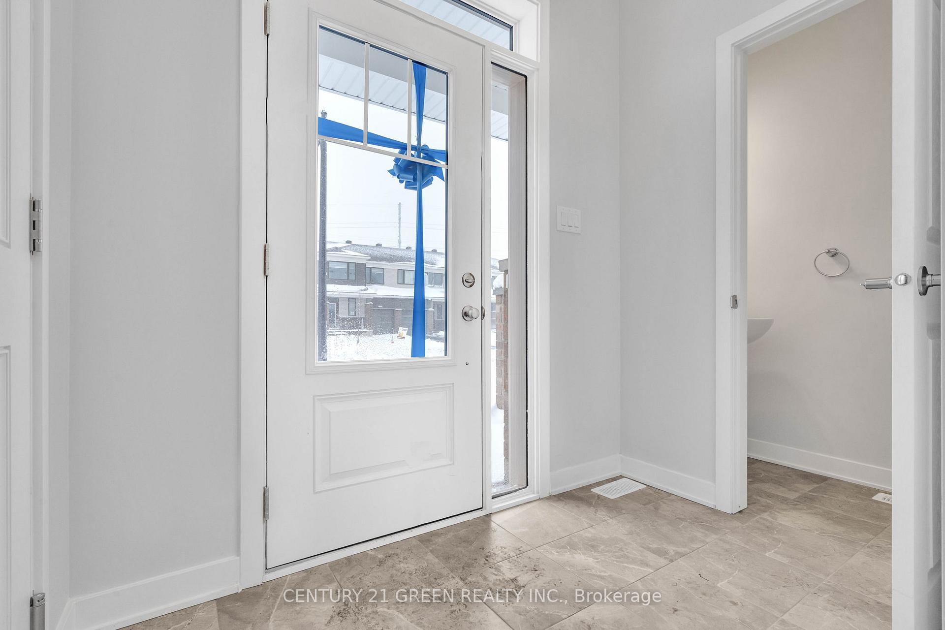 Photo 3 of 2148 Winsome Terrace, Ottawa, Fallingbrook/Gardenway South — HOMEH