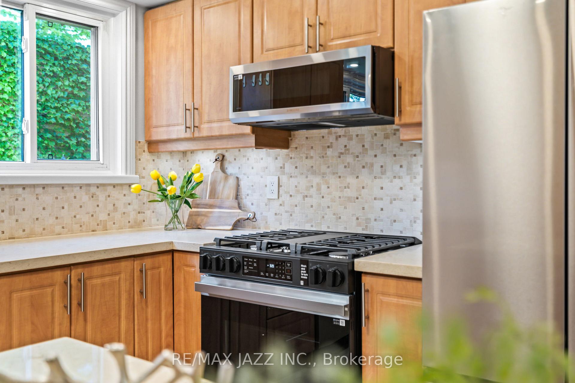 Photo 20 of 230 Lorindale Drive, Oshawa, Donevan — HOMEH