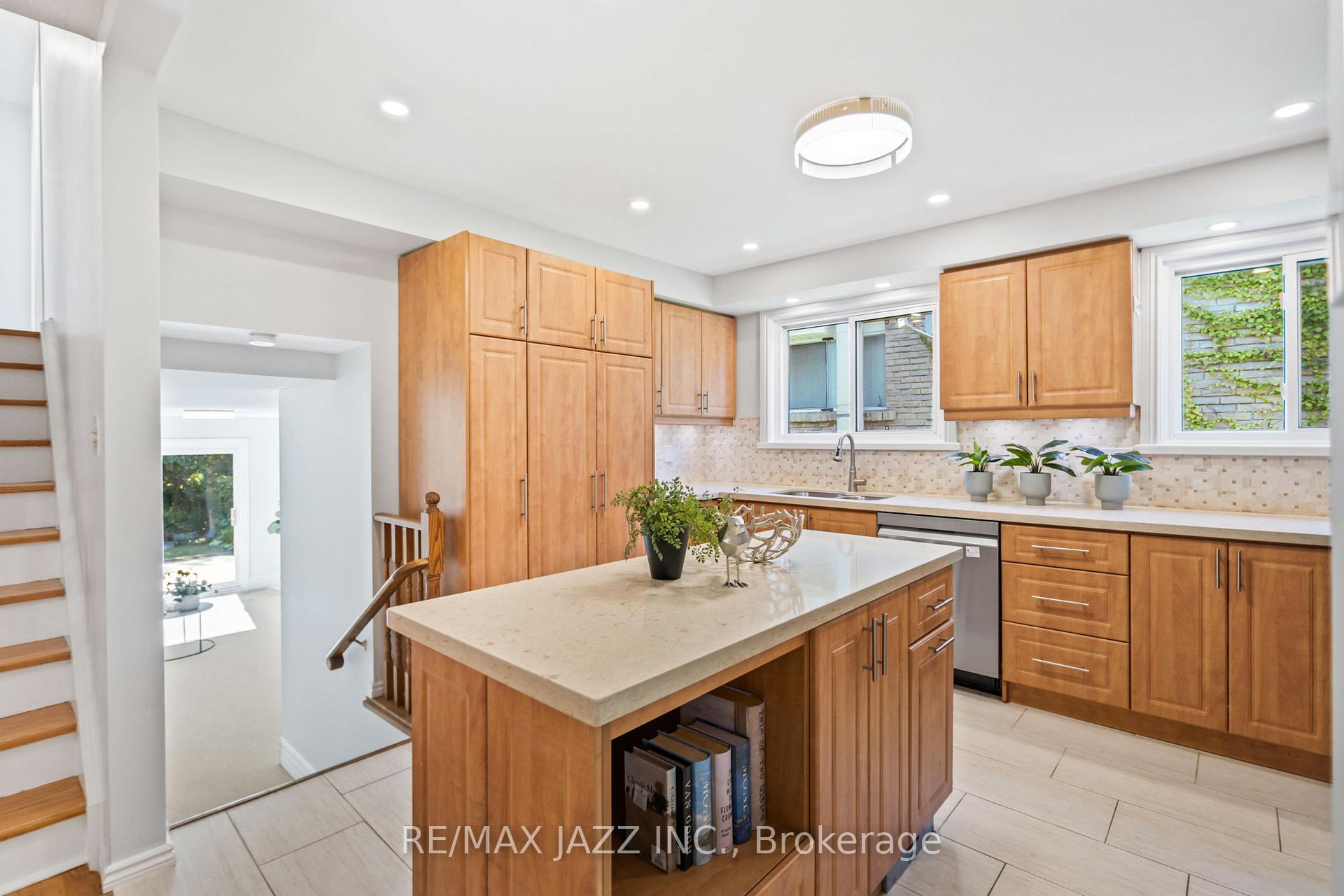 Photo 21 of 230 Lorindale Drive, Oshawa, Donevan — HOMEH