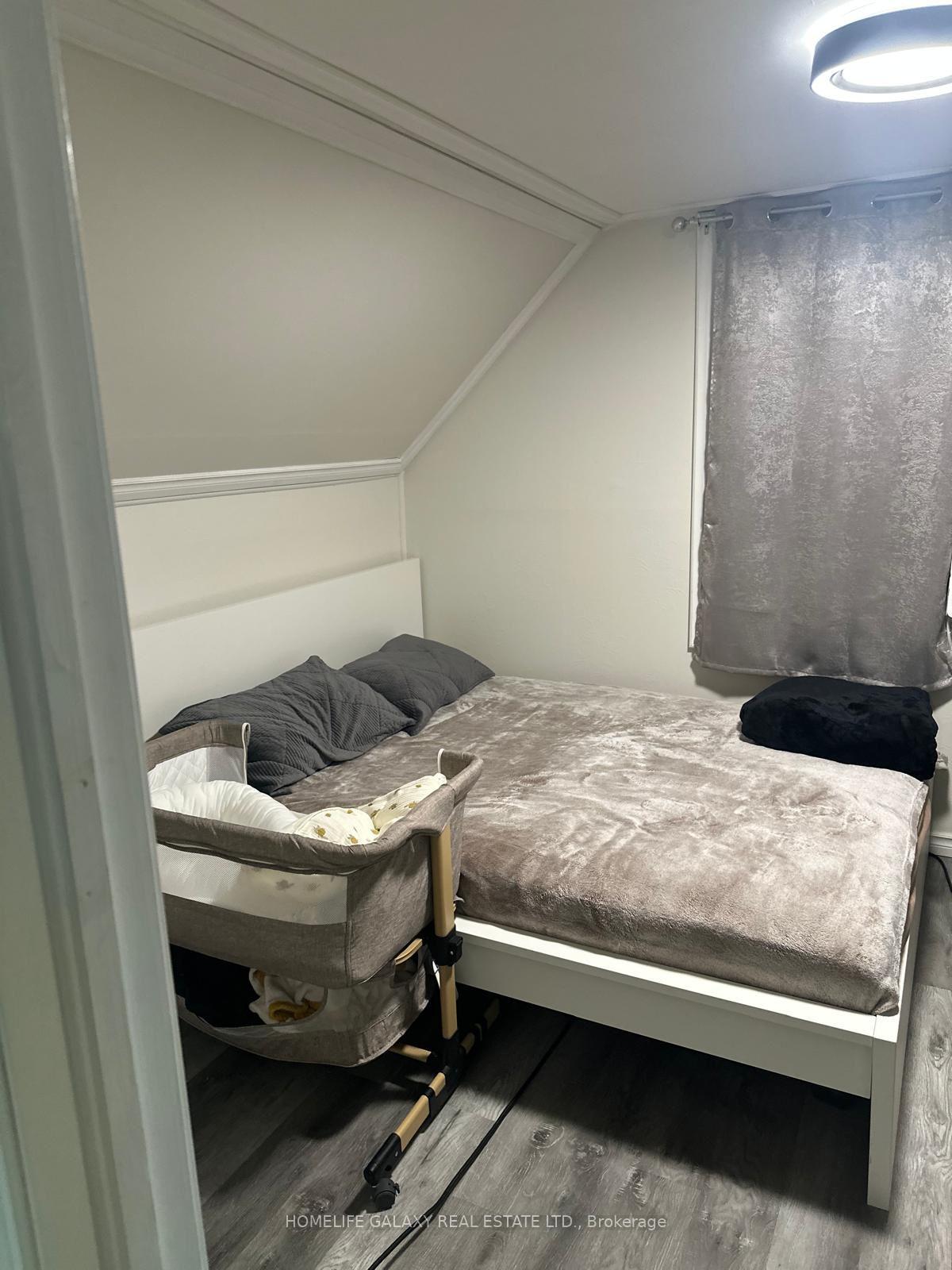Photo 11 of 5232 Stamford Street, Niagara Falls, Cherrywood — HOMEH