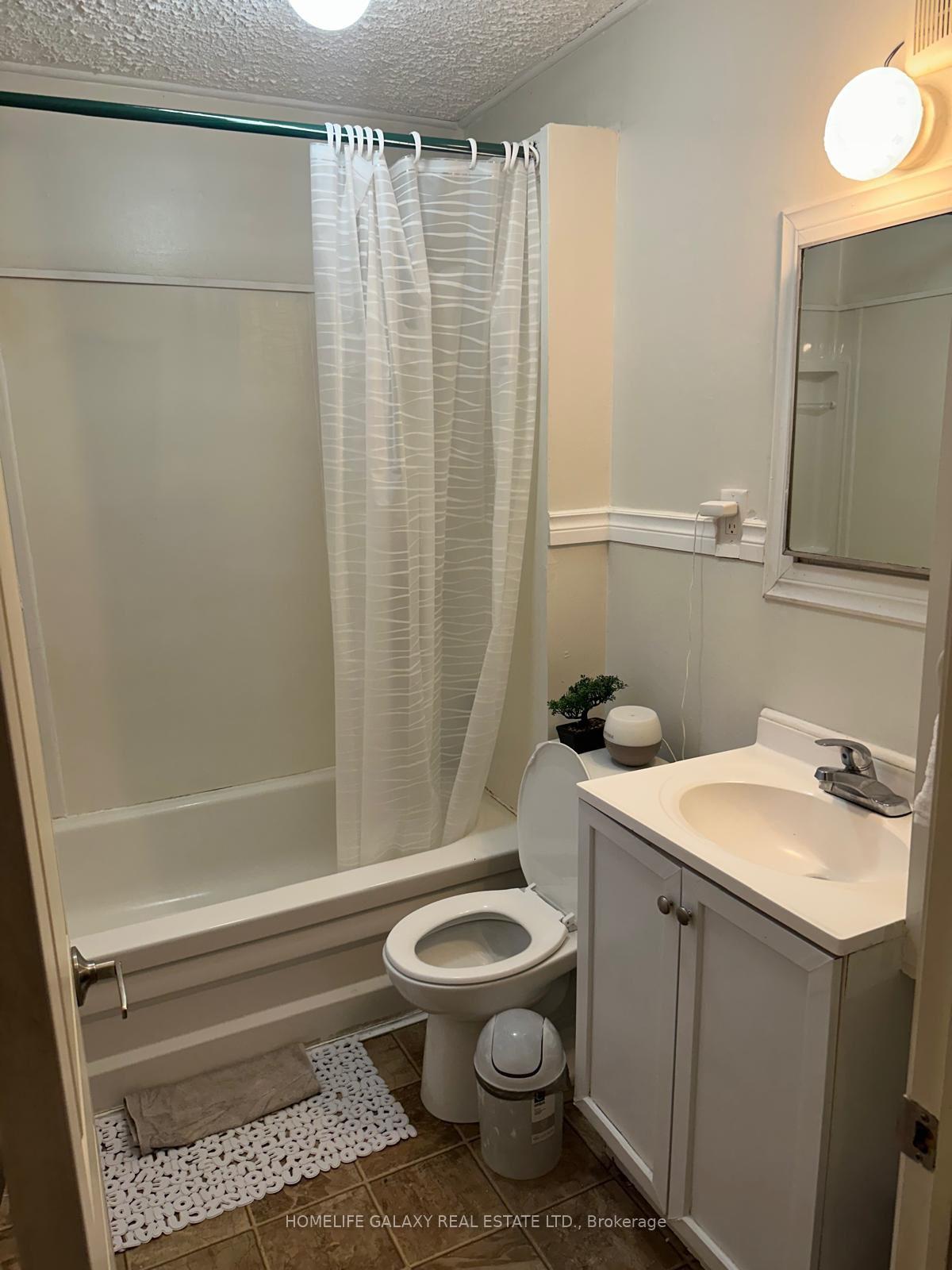 Photo 12 of 5232 Stamford Street, Niagara Falls, Cherrywood — HOMEH