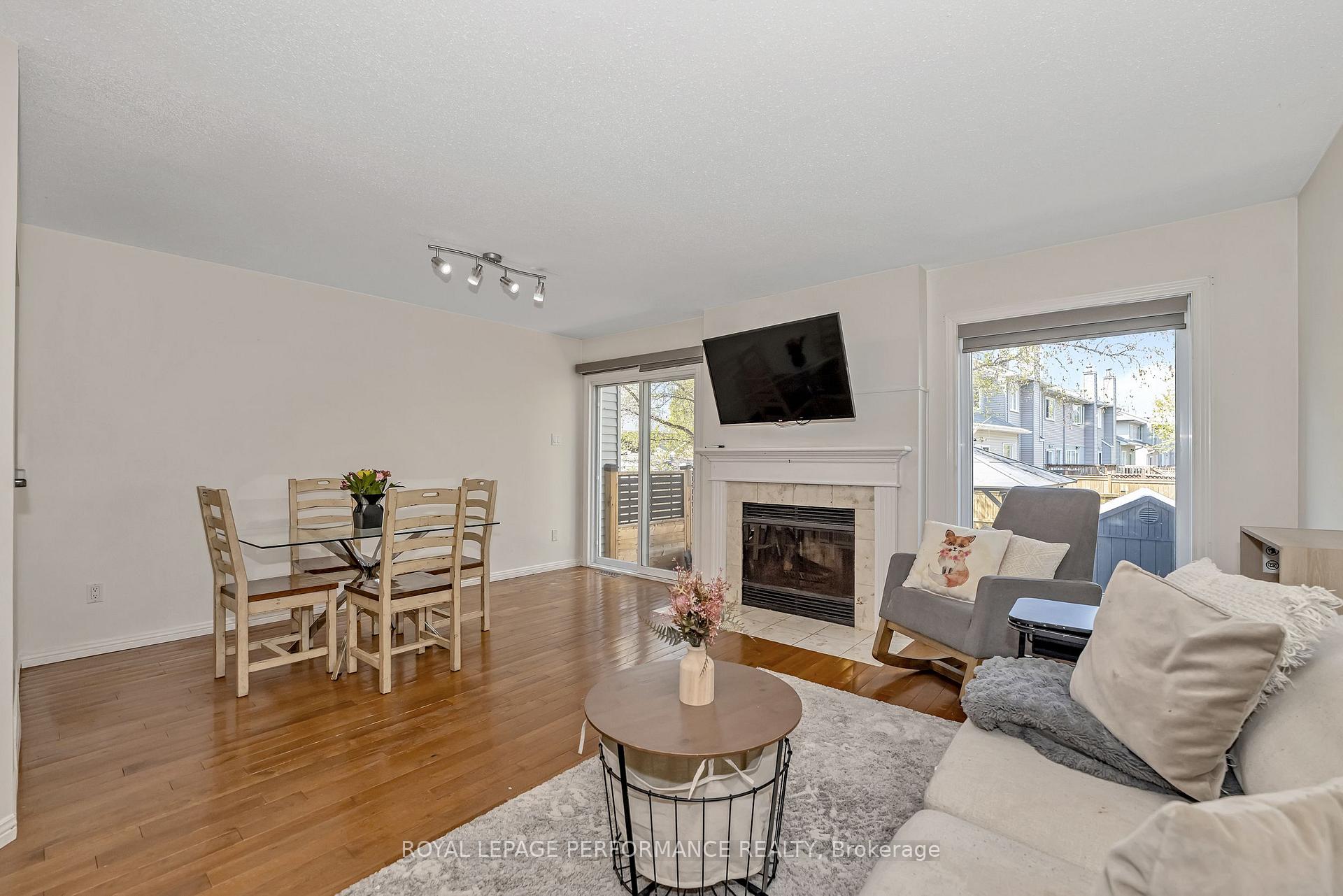 Photo 5 of 1590 Briarfield Crescent, Ottawa, Fallingbrook/Ridgemount — HOMEH