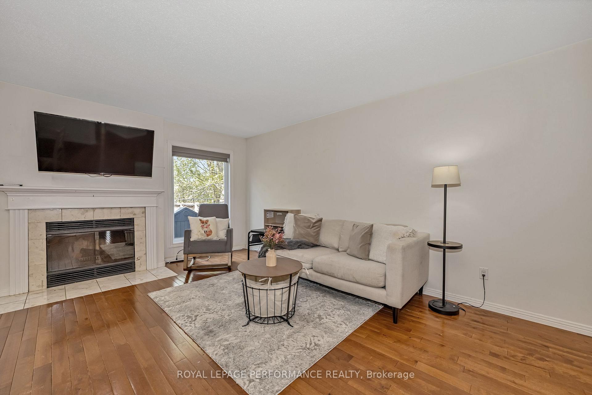 Photo 7 of 1590 Briarfield Crescent, Ottawa, Fallingbrook/Ridgemount — HOMEH