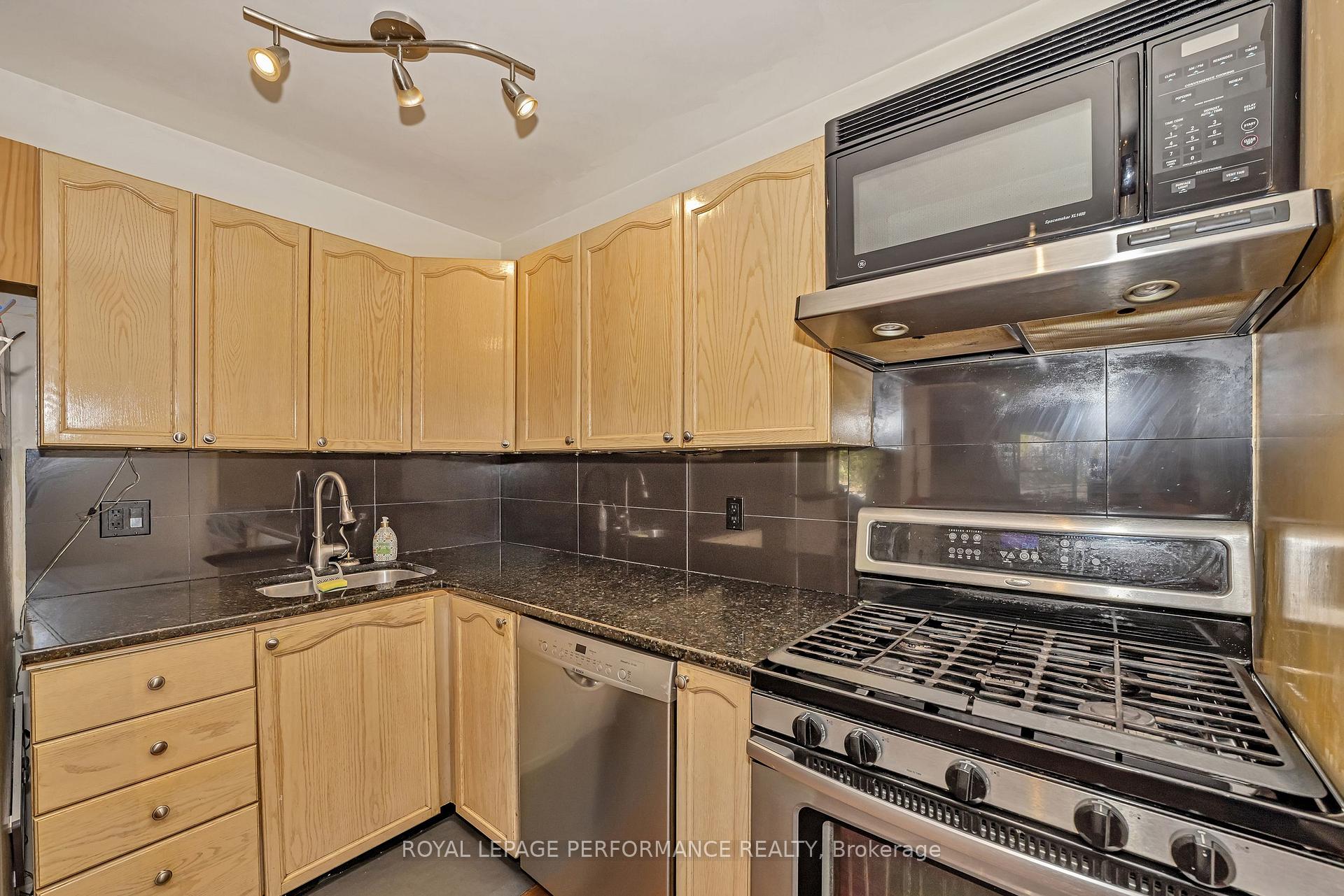 Photo 12 of 1590 Briarfield Crescent, Ottawa, Fallingbrook/Ridgemount — HOMEH