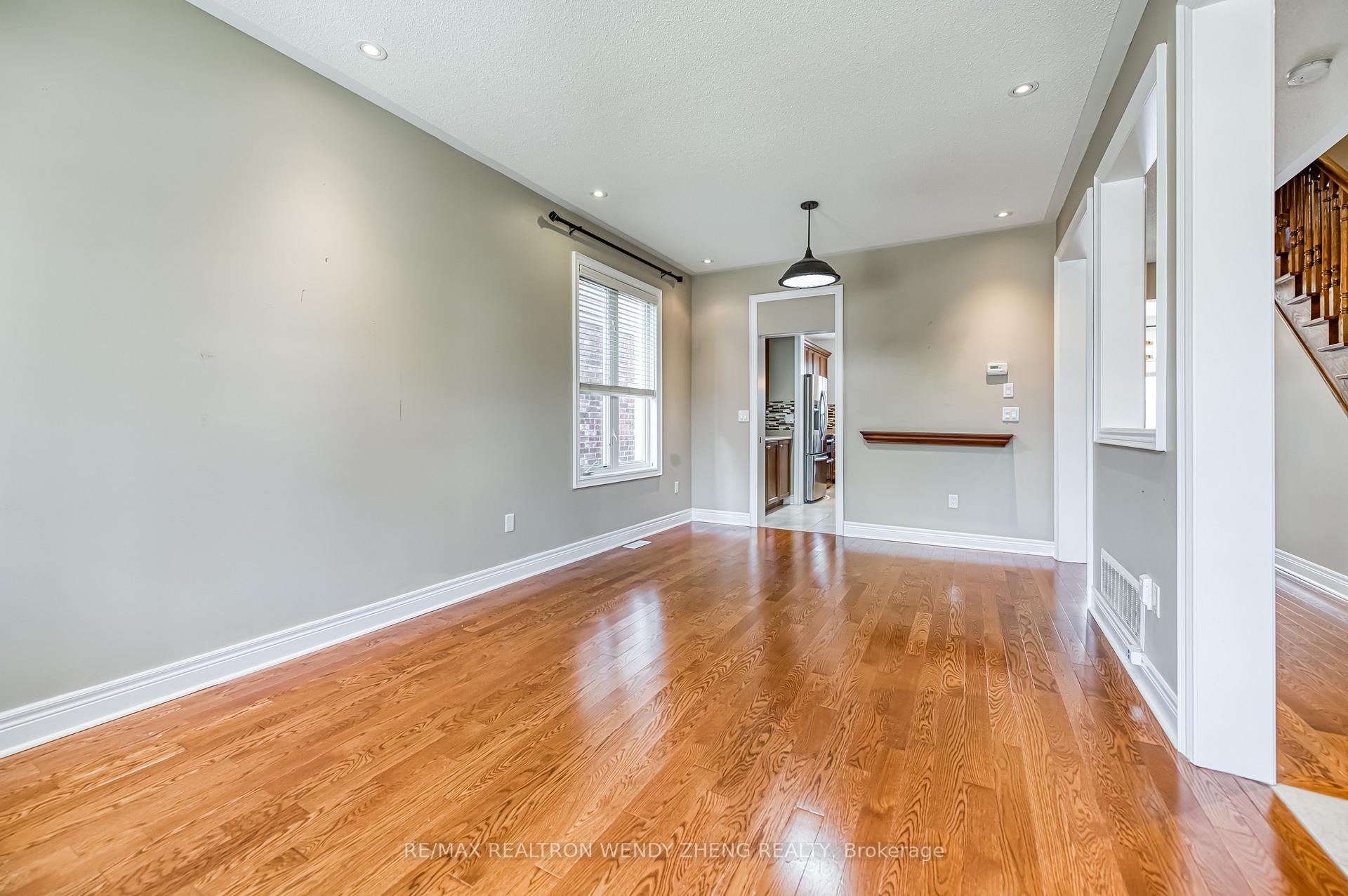 Photo 3 of 566 Fleetwood Drive, Oshawa, Eastdale — HOMEH