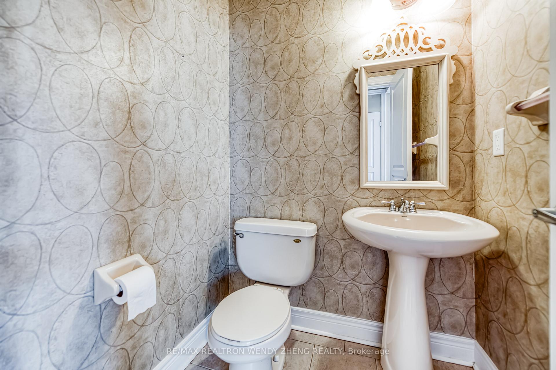 Photo 9 of 566 Fleetwood Drive, Oshawa, Eastdale — HOMEH