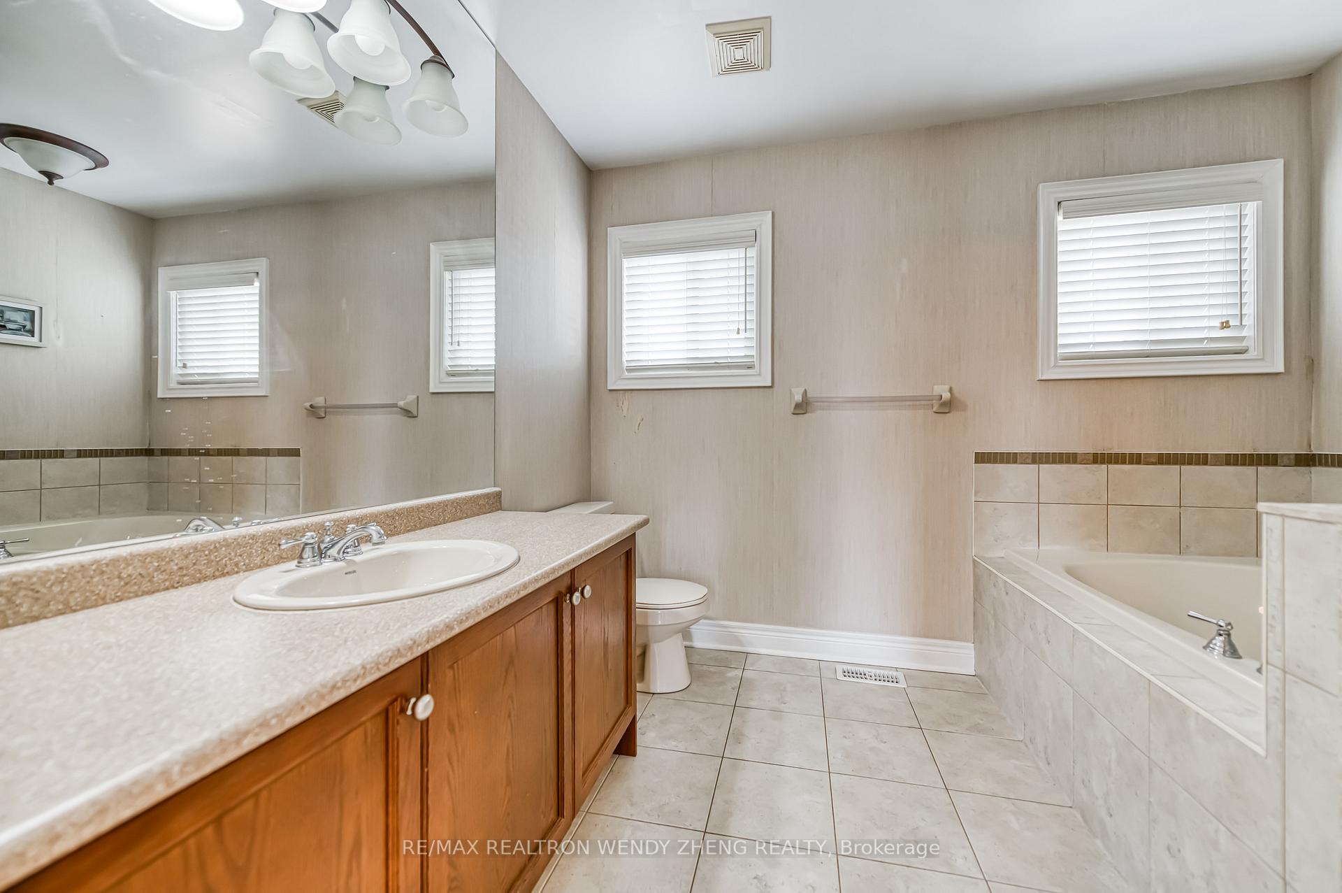 Photo 11 of 566 Fleetwood Drive, Oshawa, Eastdale — HOMEH