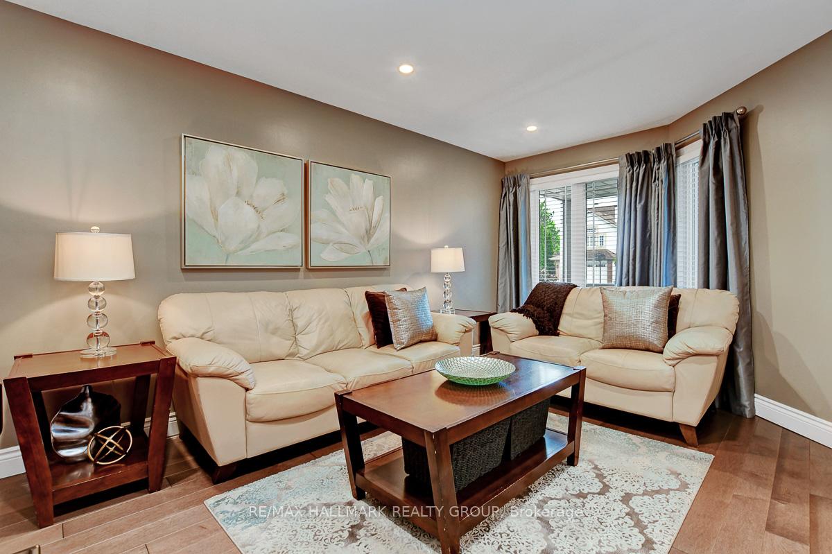 Photo 4 of 766 Beauregard Crescent, Ottawa, Fallingbrook/Ridgemount — HOMEH