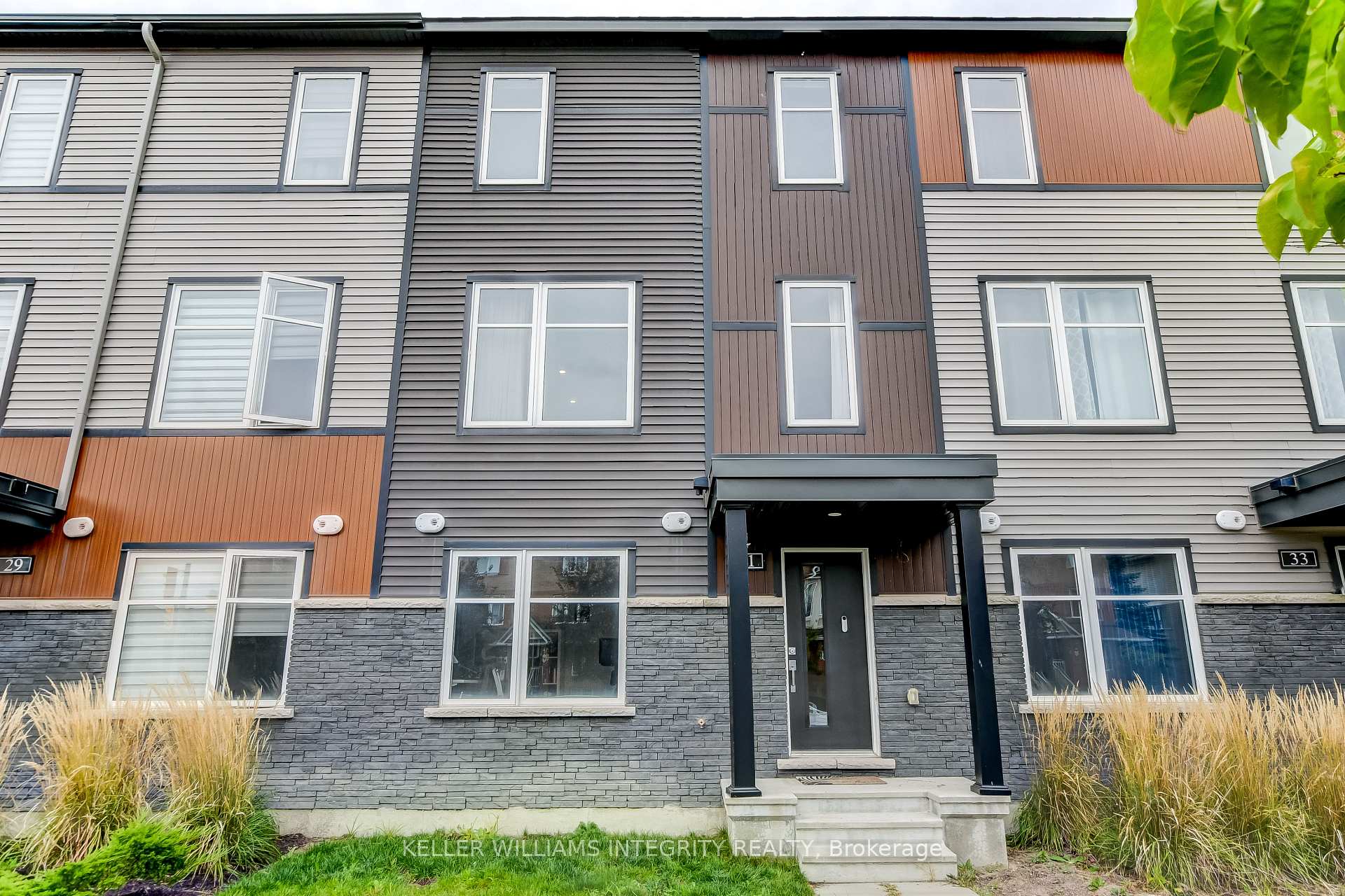 Photo 1 of 31 Lakepointe Drive, Ottawa, Avalon East — HOMEH