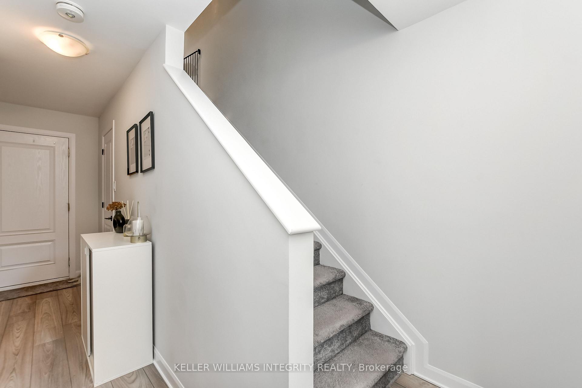 Photo 5 of 31 Lakepointe Drive, Ottawa, Avalon East — HOMEH