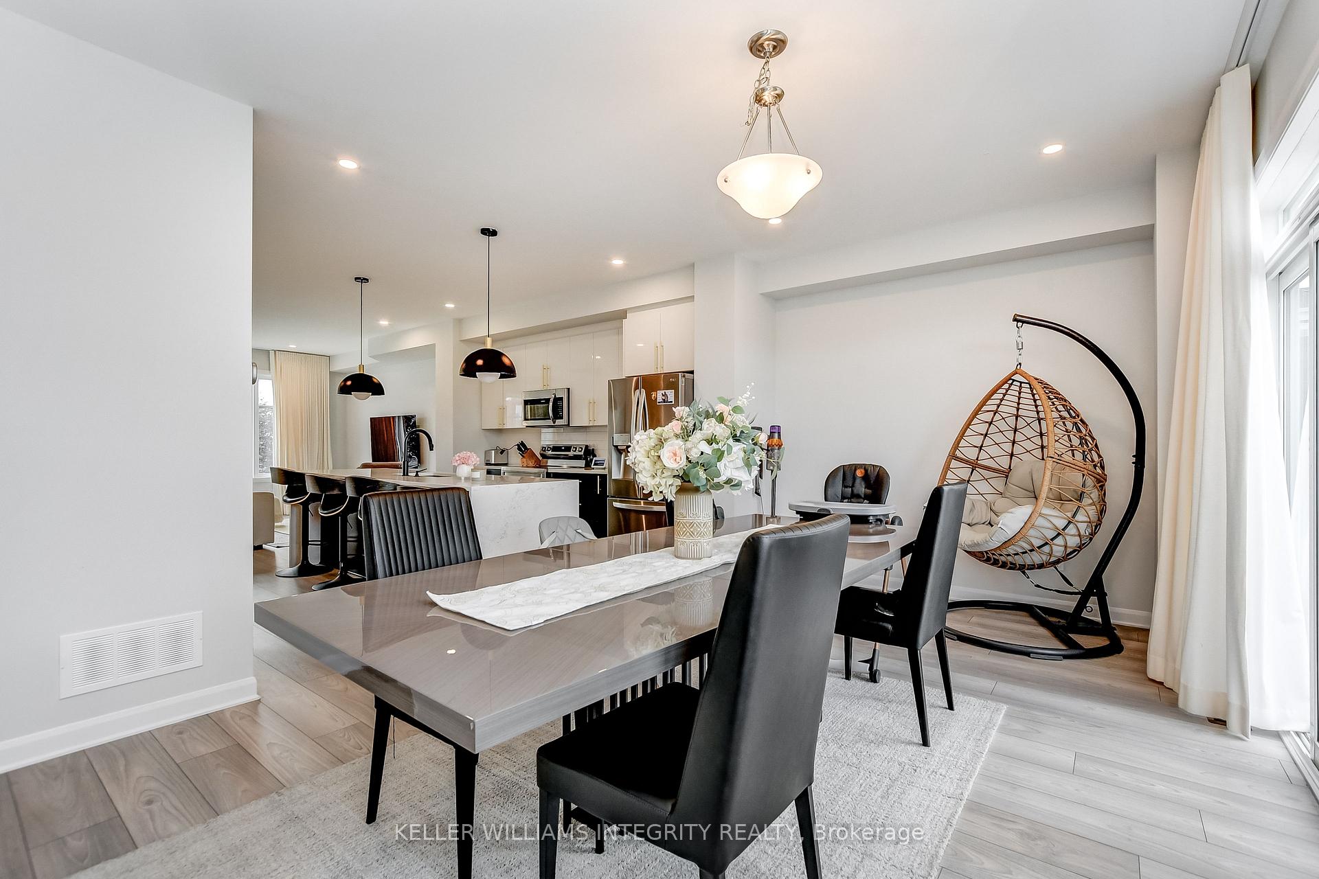 Photo 11 of 31 Lakepointe Drive, Ottawa, Avalon East — HOMEH