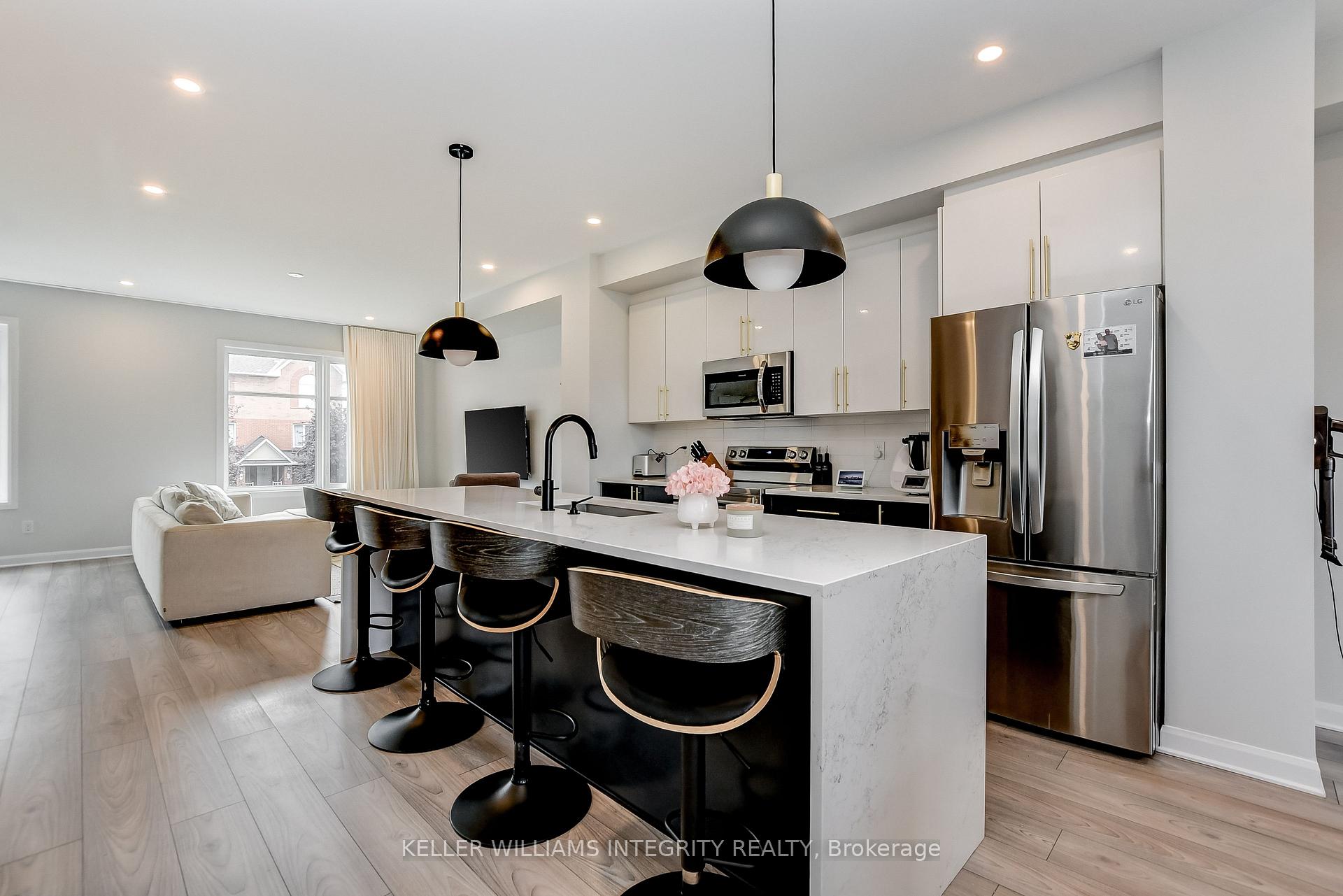 Photo 12 of 31 Lakepointe Drive, Ottawa, Avalon East — HOMEH