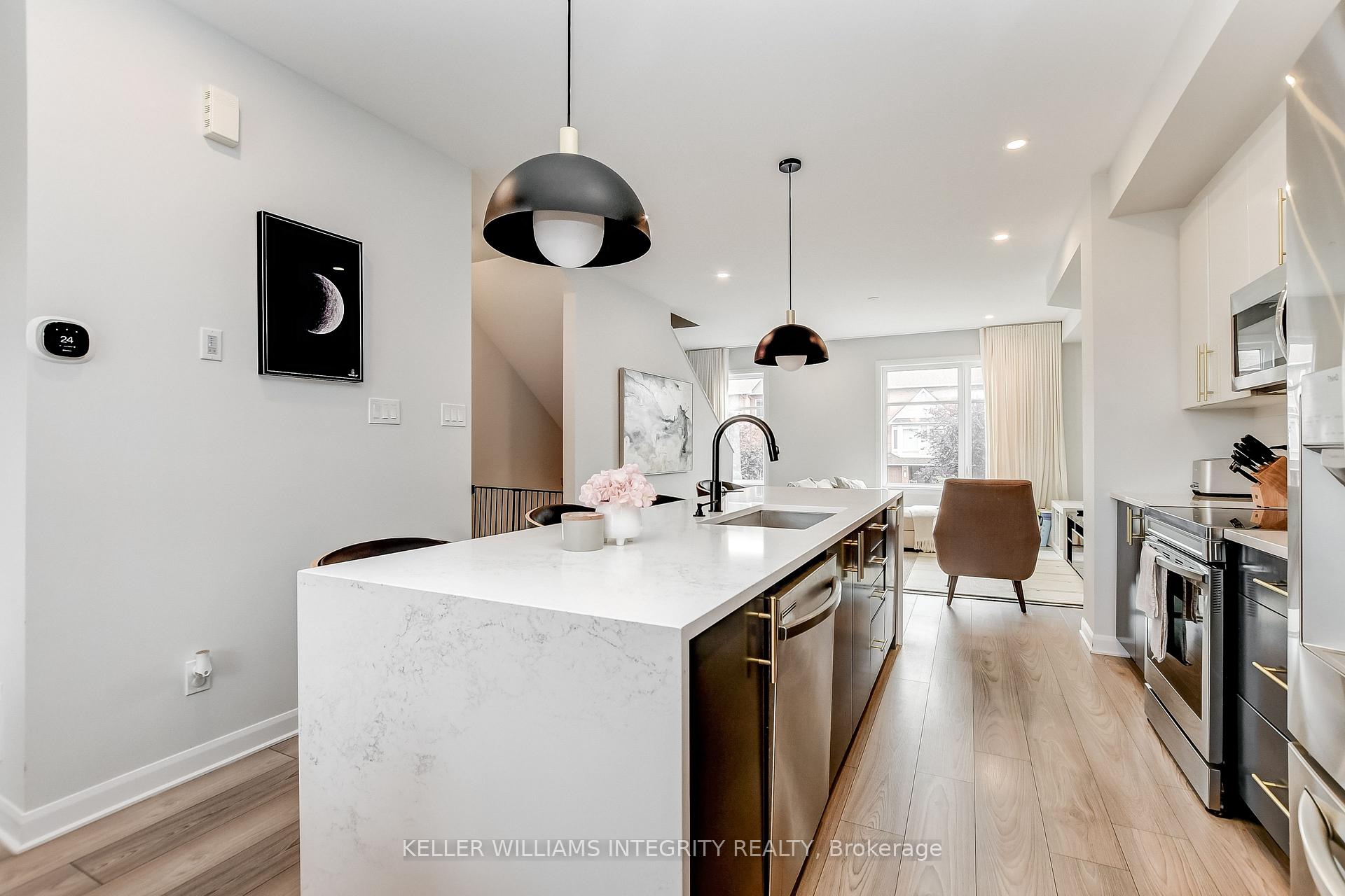 Photo 13 of 31 Lakepointe Drive, Ottawa, Avalon East — HOMEH
