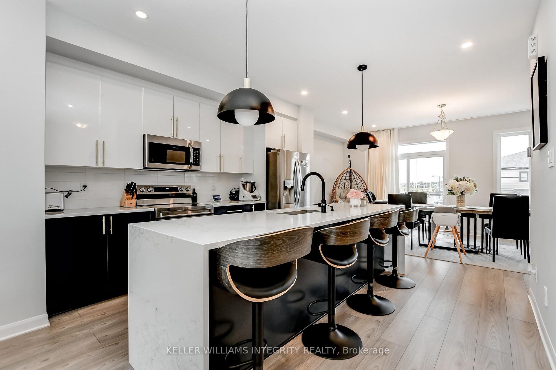 Photo 14 of 31 Lakepointe Drive, Ottawa, Avalon East — HOMEH
