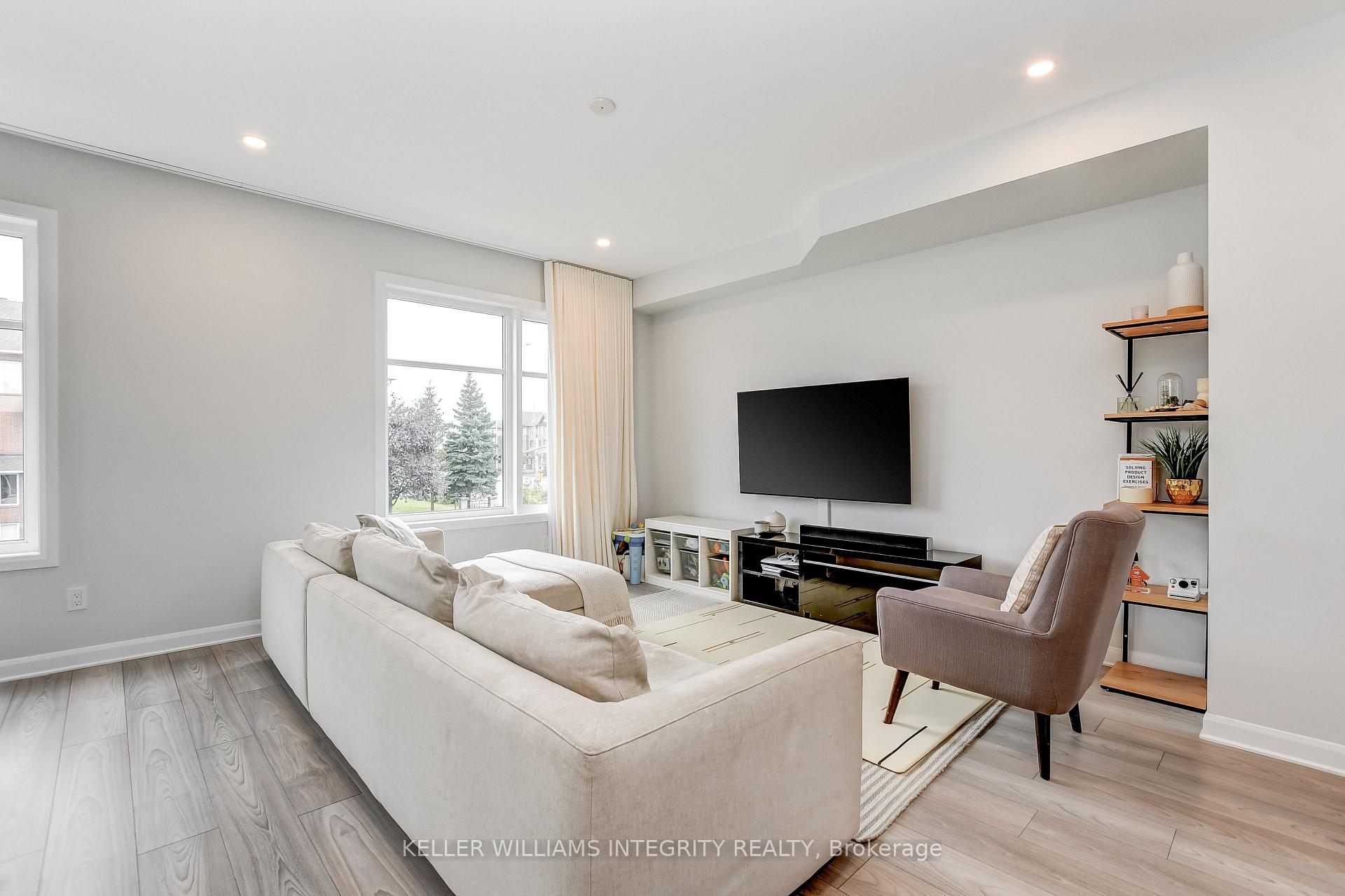 Photo 17 of 31 Lakepointe Drive, Ottawa, Avalon East — HOMEH