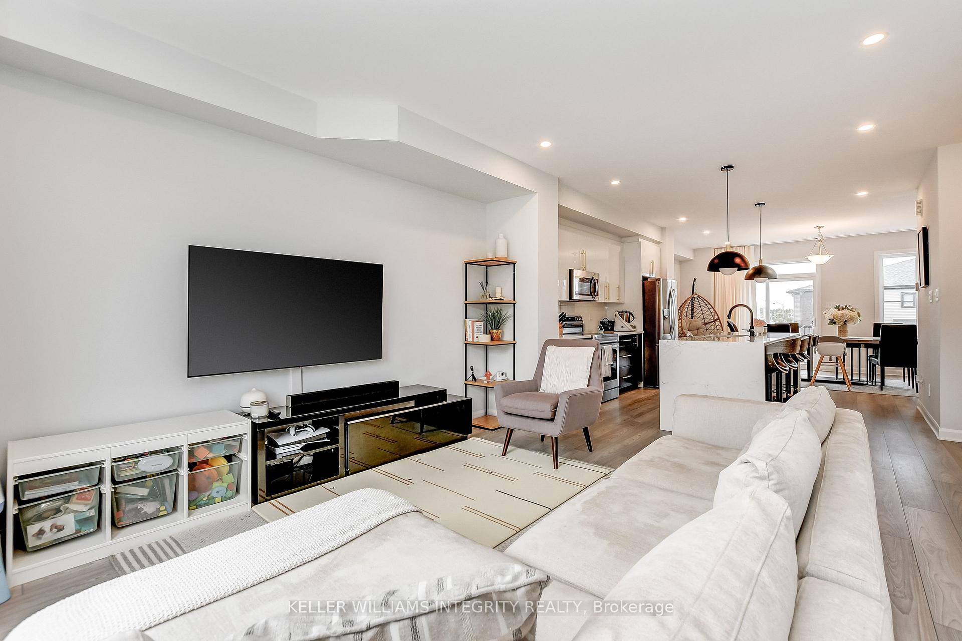 Photo 19 of 31 Lakepointe Drive, Ottawa, Avalon East — HOMEH