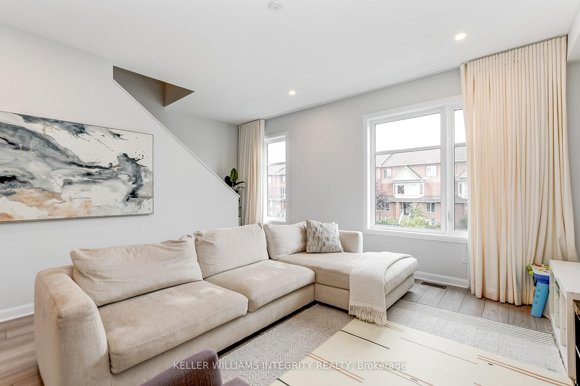 Photo 20 of 31 Lakepointe Drive, Ottawa, Avalon East — HOMEH