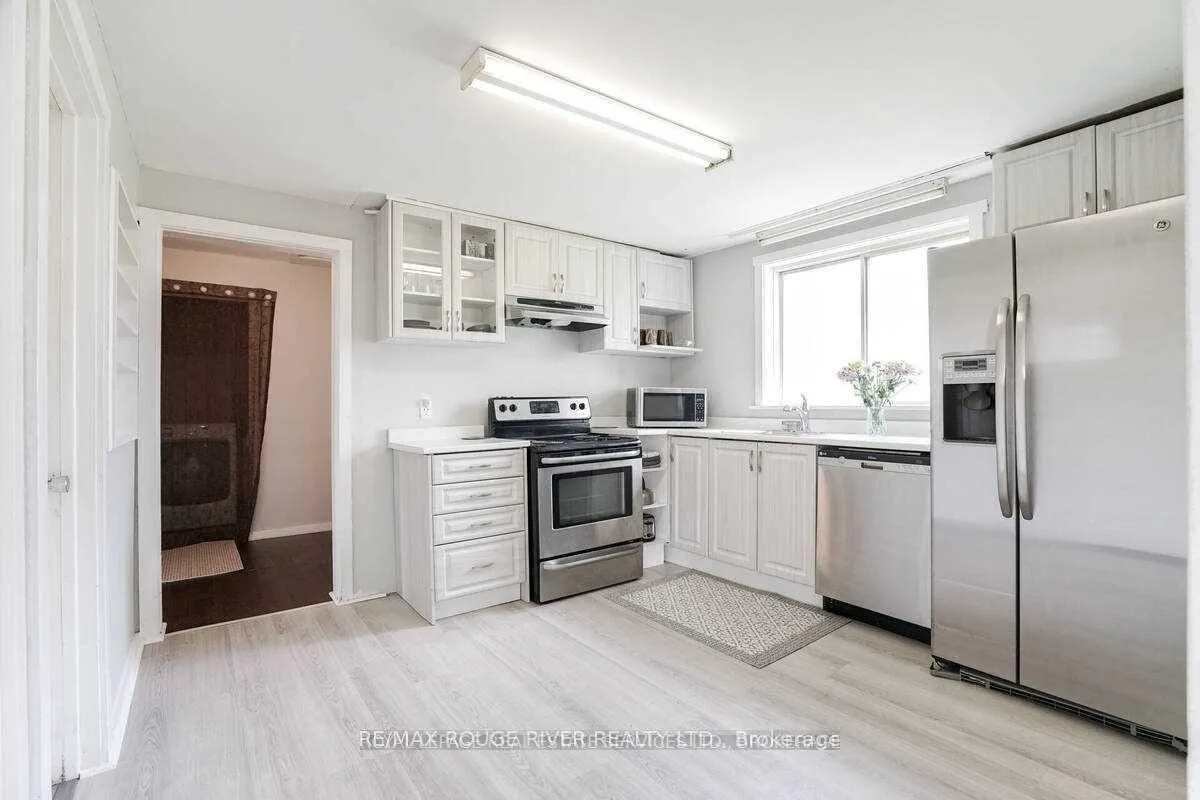 Photo 9 of 1725 Spruce Hill Road, Pickering, Dunbarton — HOMEH