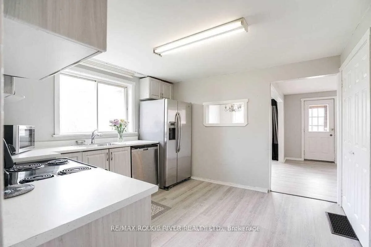 Photo 10 of 1725 Spruce Hill Road, Pickering, Dunbarton — HOMEH