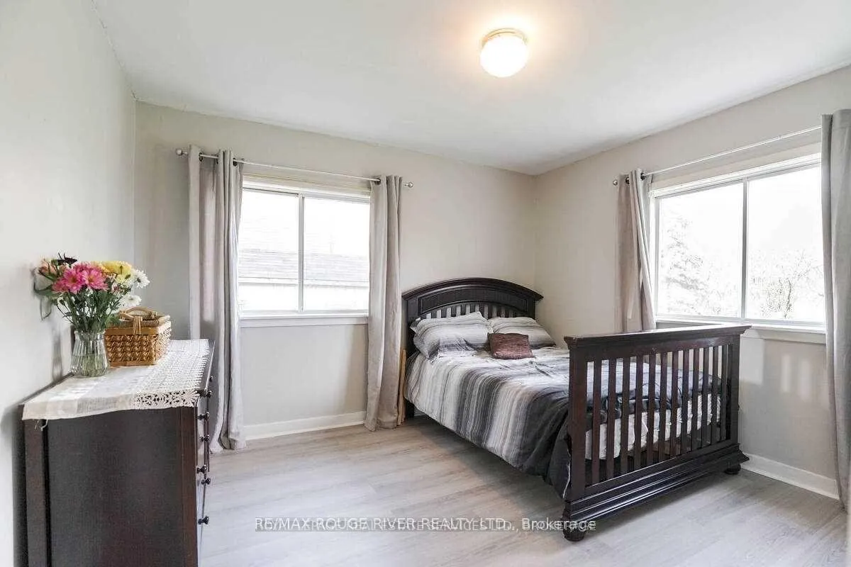 Photo 12 of 1725 Spruce Hill Road, Pickering, Dunbarton — HOMEH