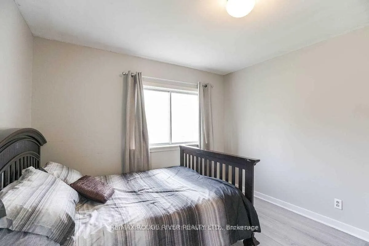 Photo 13 of 1725 Spruce Hill Road, Pickering, Dunbarton — HOMEH