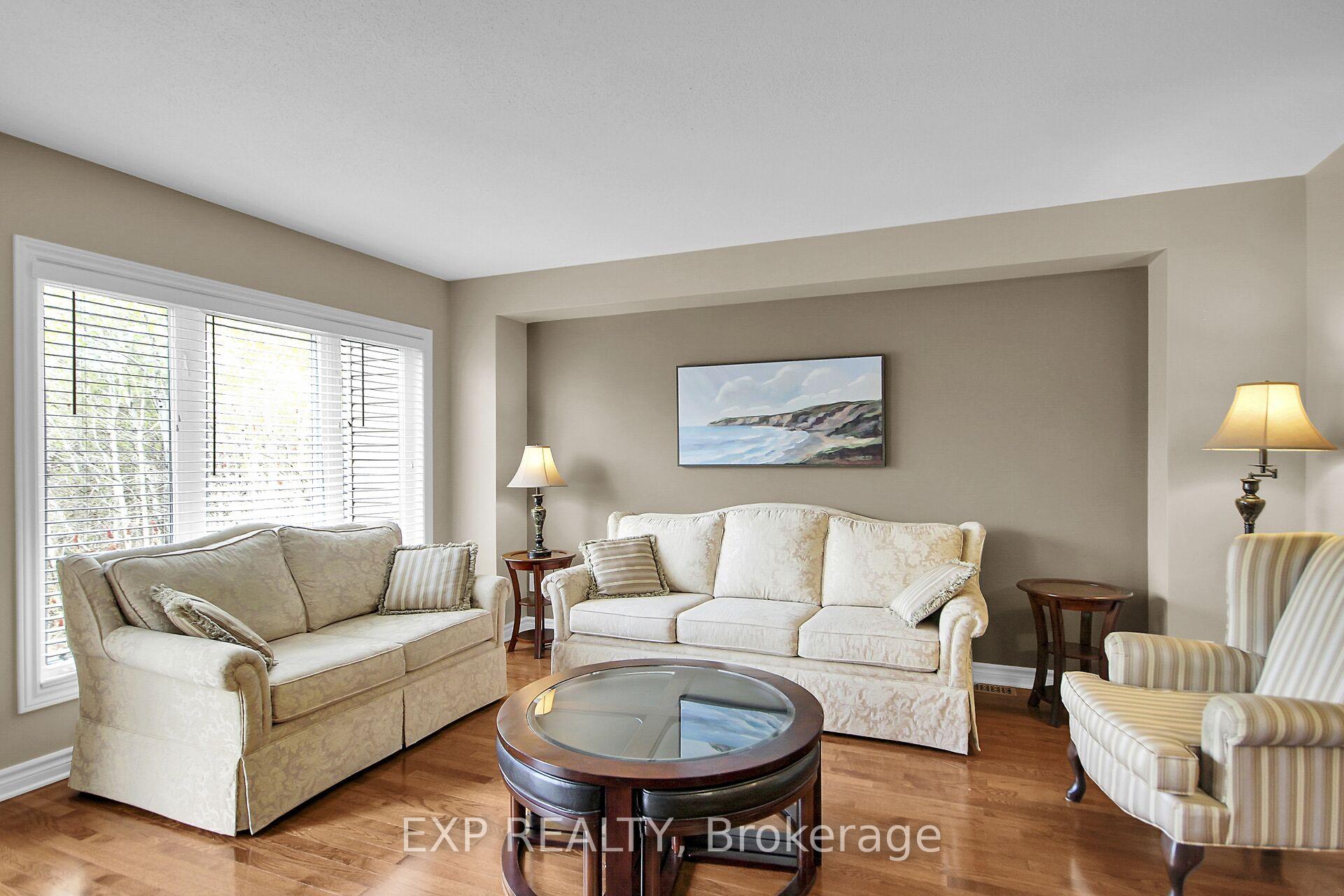 Photo 3 of 164 Parkrose Private, Ottawa, Chatelaine Village — HOMEH