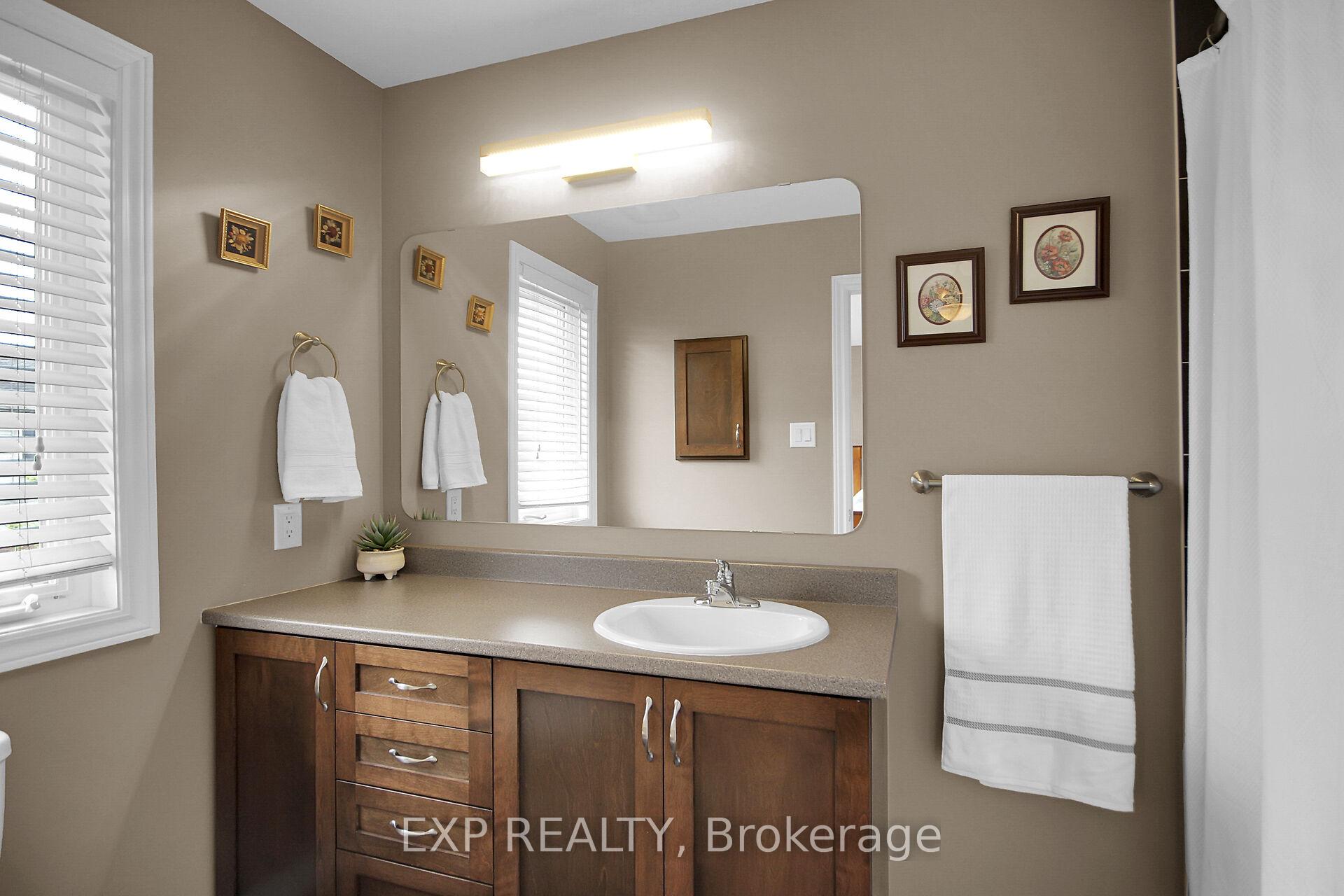 Photo 20 of 164 Parkrose Private, Ottawa, Chatelaine Village — HOMEH