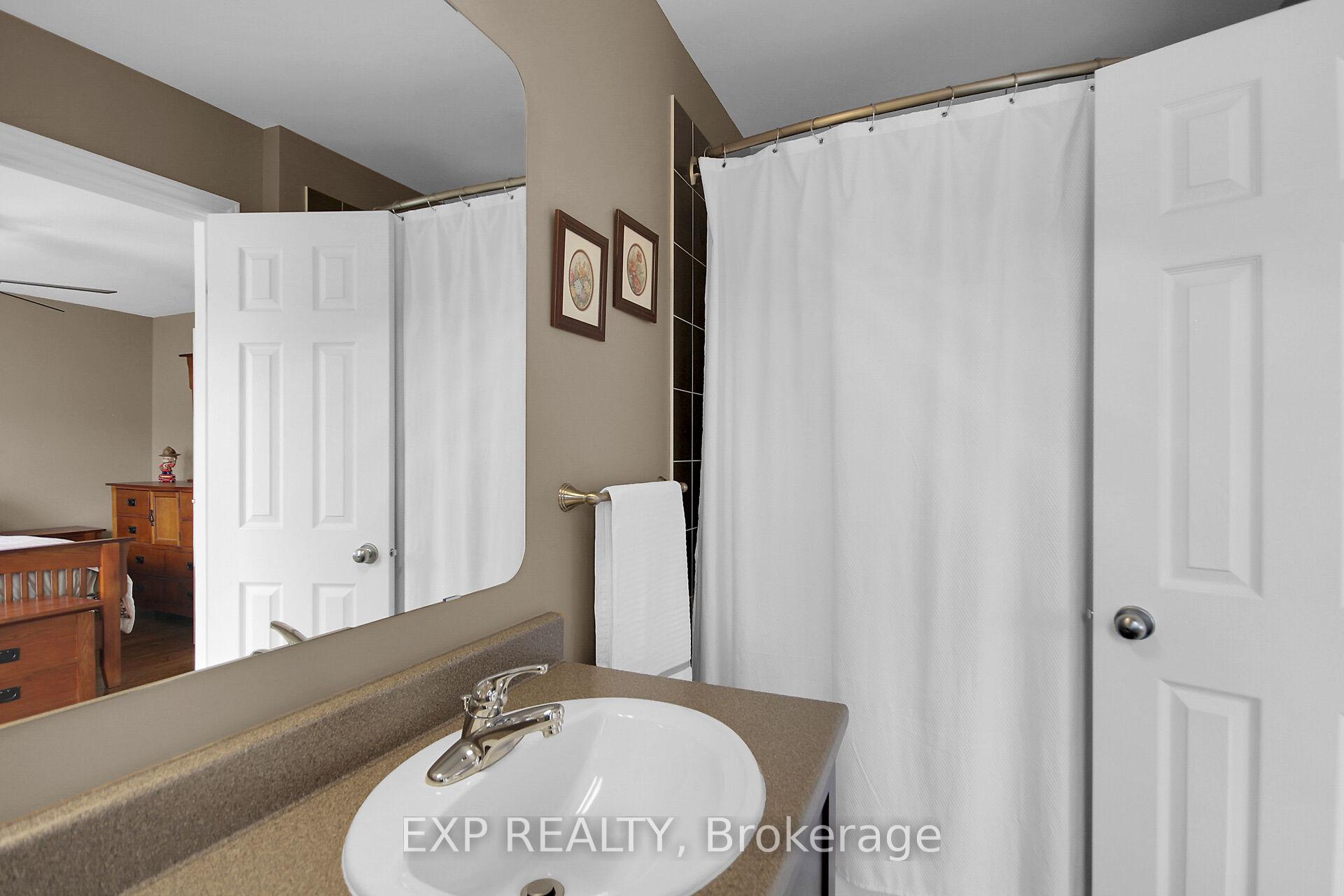 Photo 21 of 164 Parkrose Private, Ottawa, Chatelaine Village — HOMEH