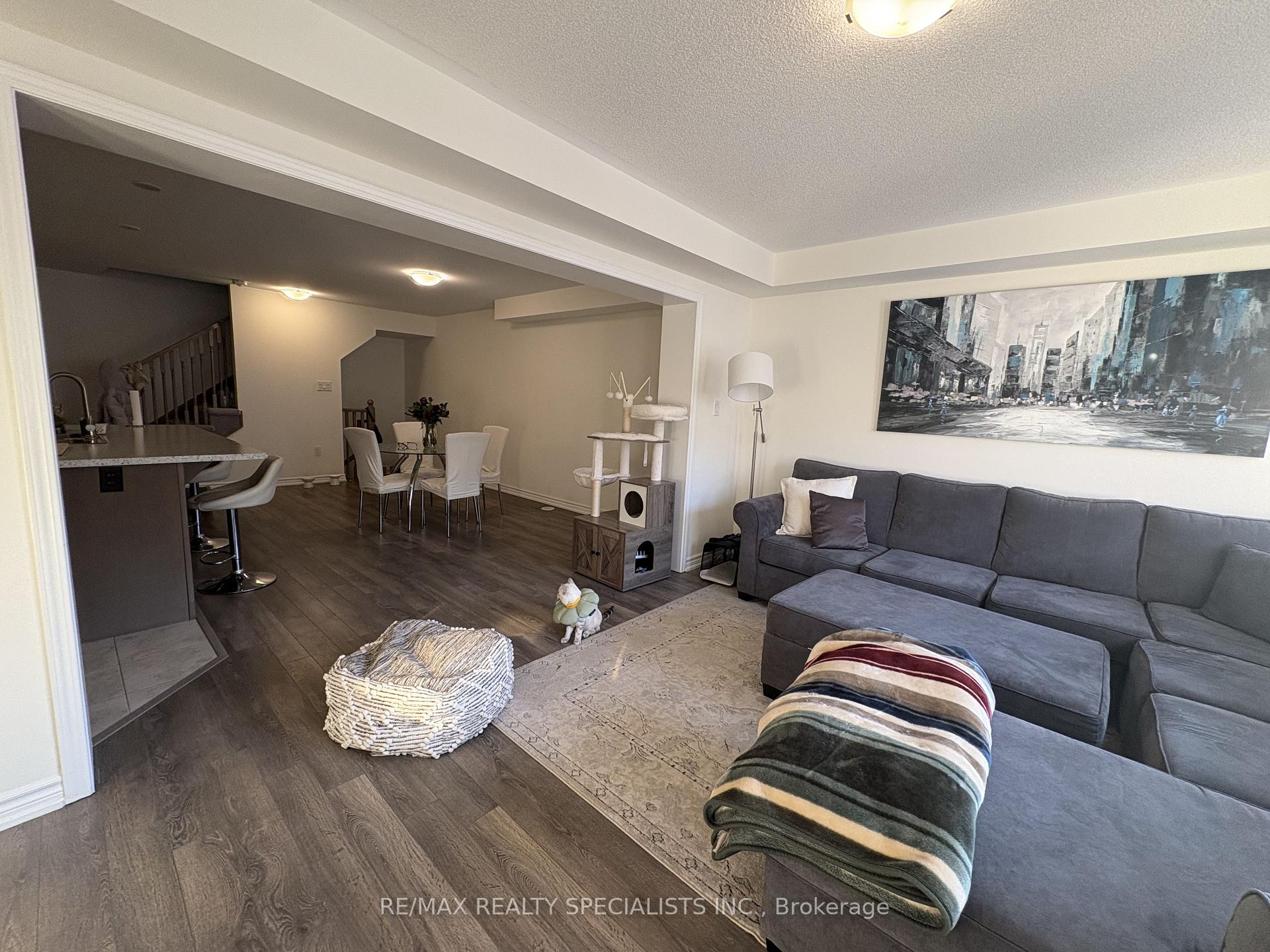 Photo 5 of 522 Buckeye Court, Milton, Cobban — HOMEH
