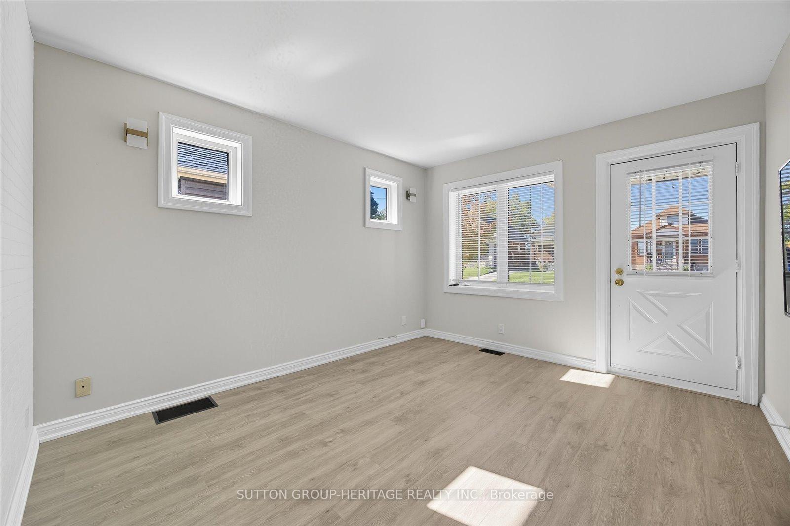 Photo 5 of 179 Oshawa Boulevard N, Oshawa, O'Neill — HOMEH