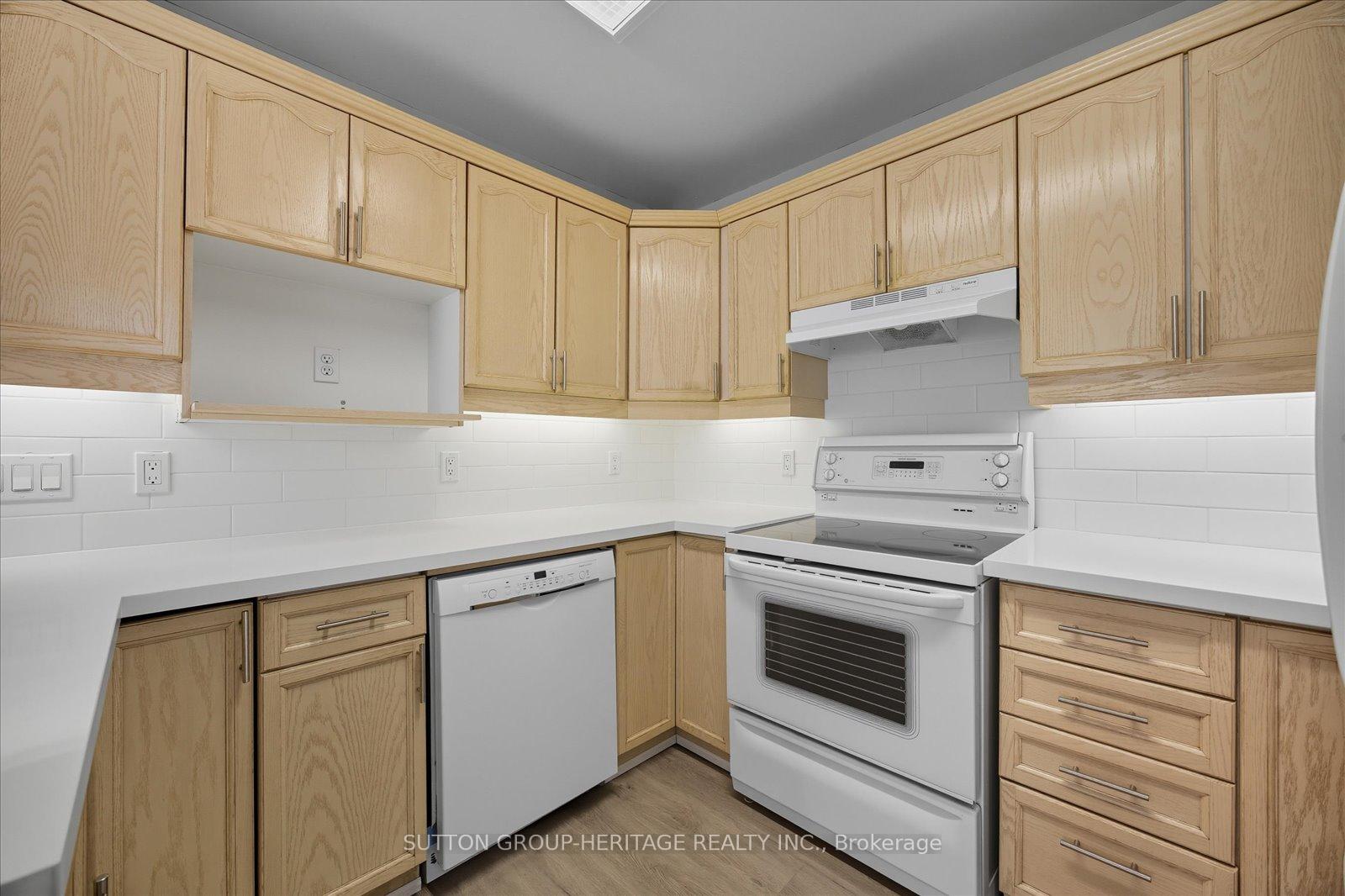 Photo 14 of 179 Oshawa Boulevard N, Oshawa, O'Neill — HOMEH