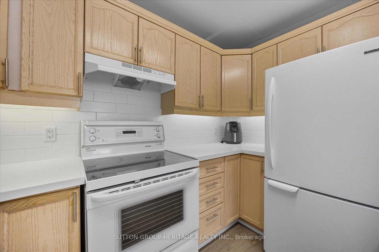 Photo 15 of 179 Oshawa Boulevard N, Oshawa, O'Neill — HOMEH