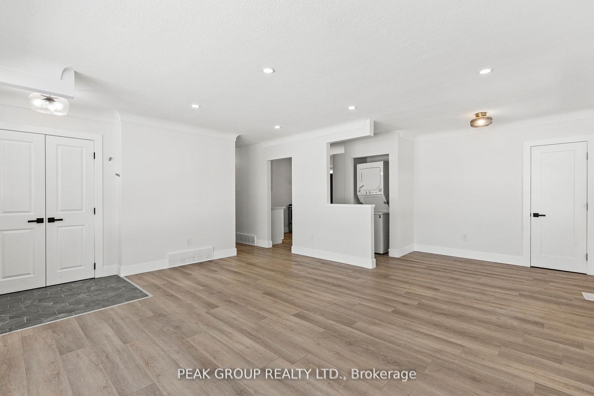 Photo 6 of 5920 Silverwood Crescent, Niagara Falls, Church's Lane — HOMEH