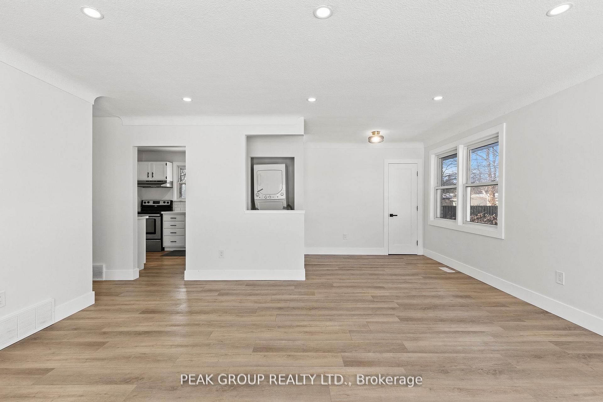 Photo 7 of 5920 Silverwood Crescent, Niagara Falls, Church's Lane — HOMEH