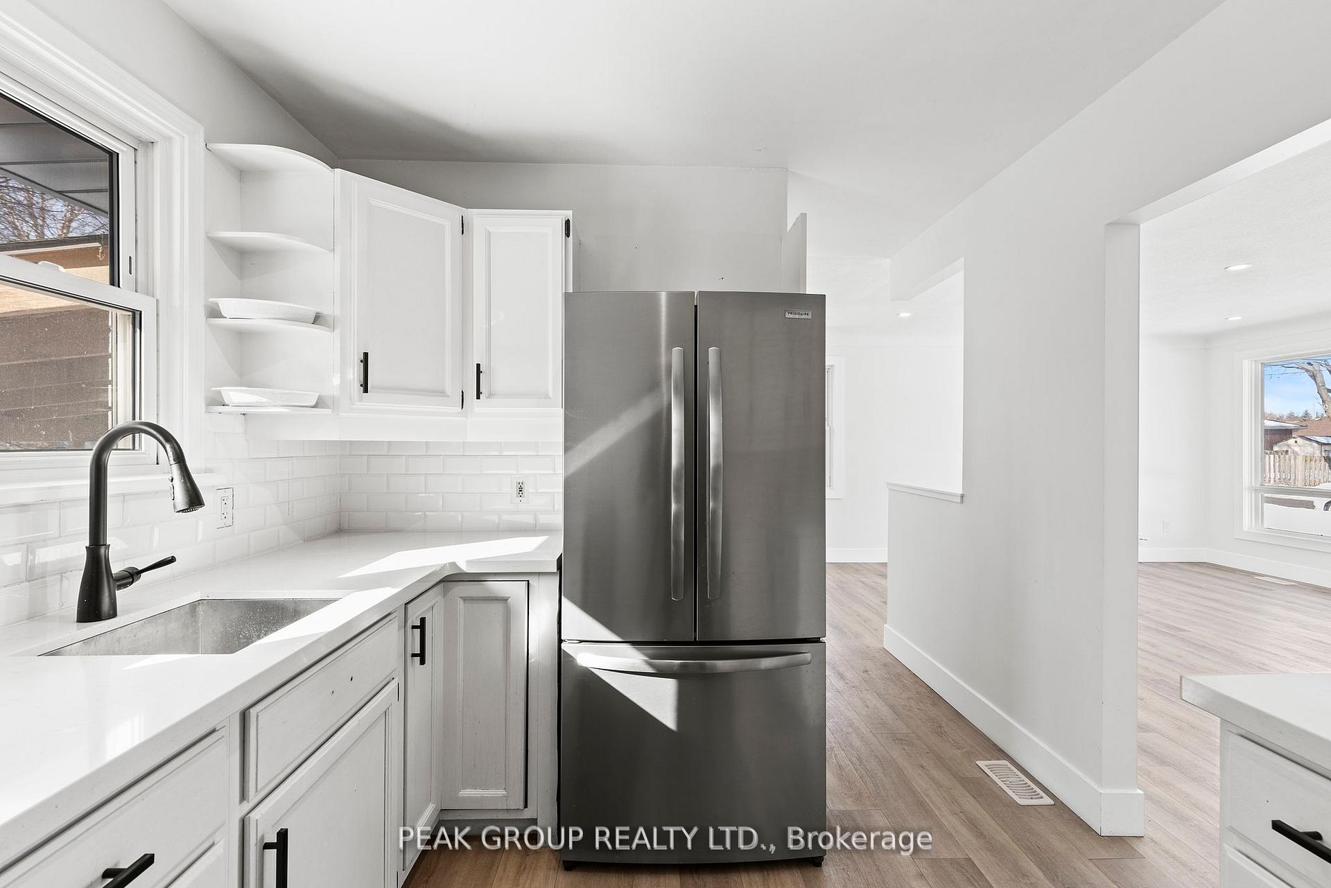 Photo 11 of 5920 Silverwood Crescent, Niagara Falls, Church's Lane — HOMEH