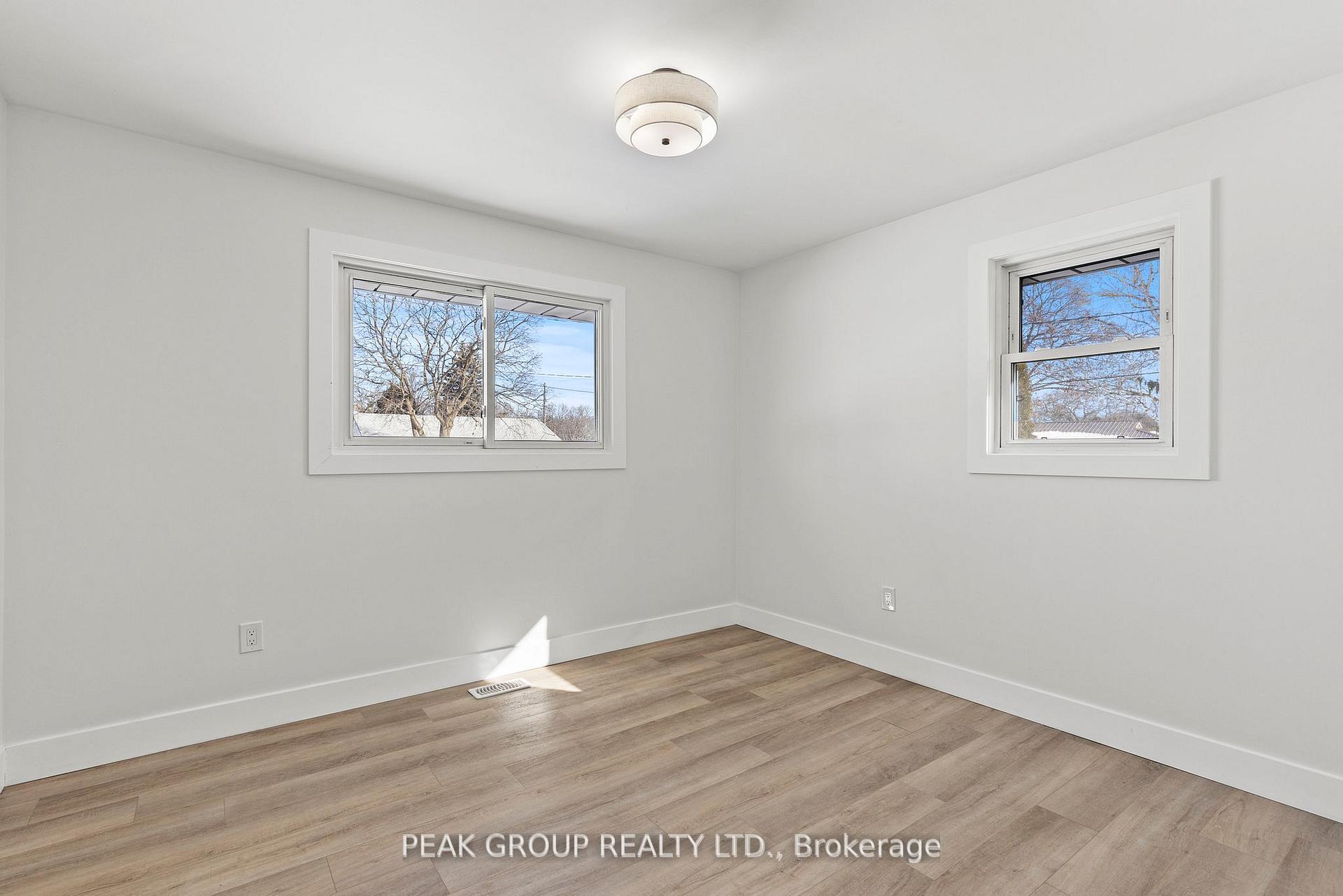 Photo 15 of 5920 Silverwood Crescent, Niagara Falls, Church's Lane — HOMEH