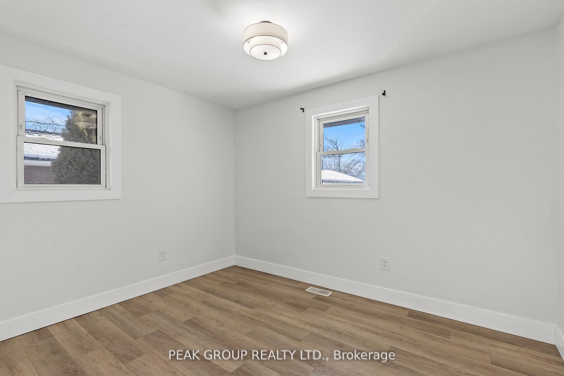Photo 16 of 5920 Silverwood Crescent, Niagara Falls, Church's Lane — HOMEH