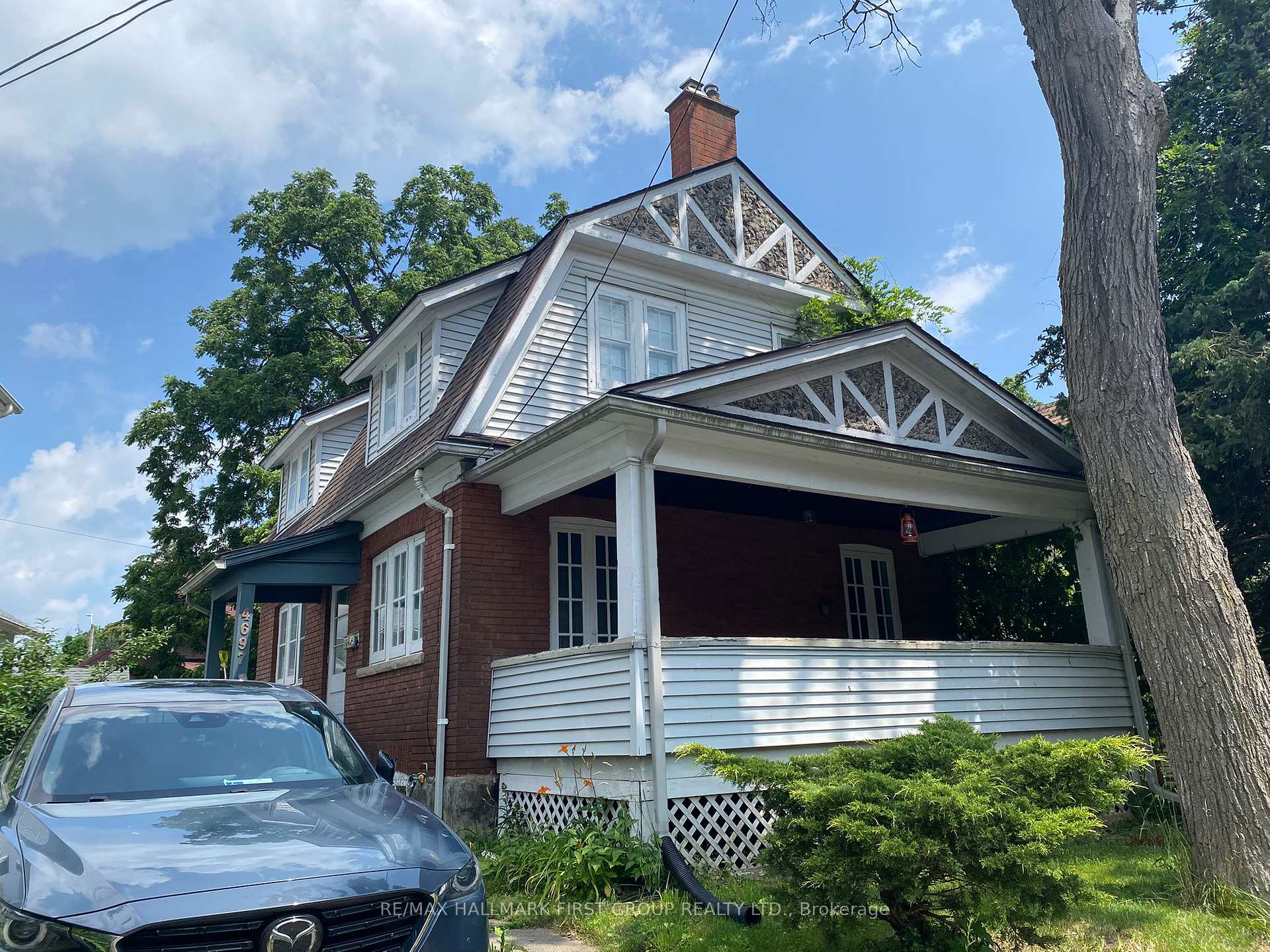Front of 4697 Mcdougall Crescent