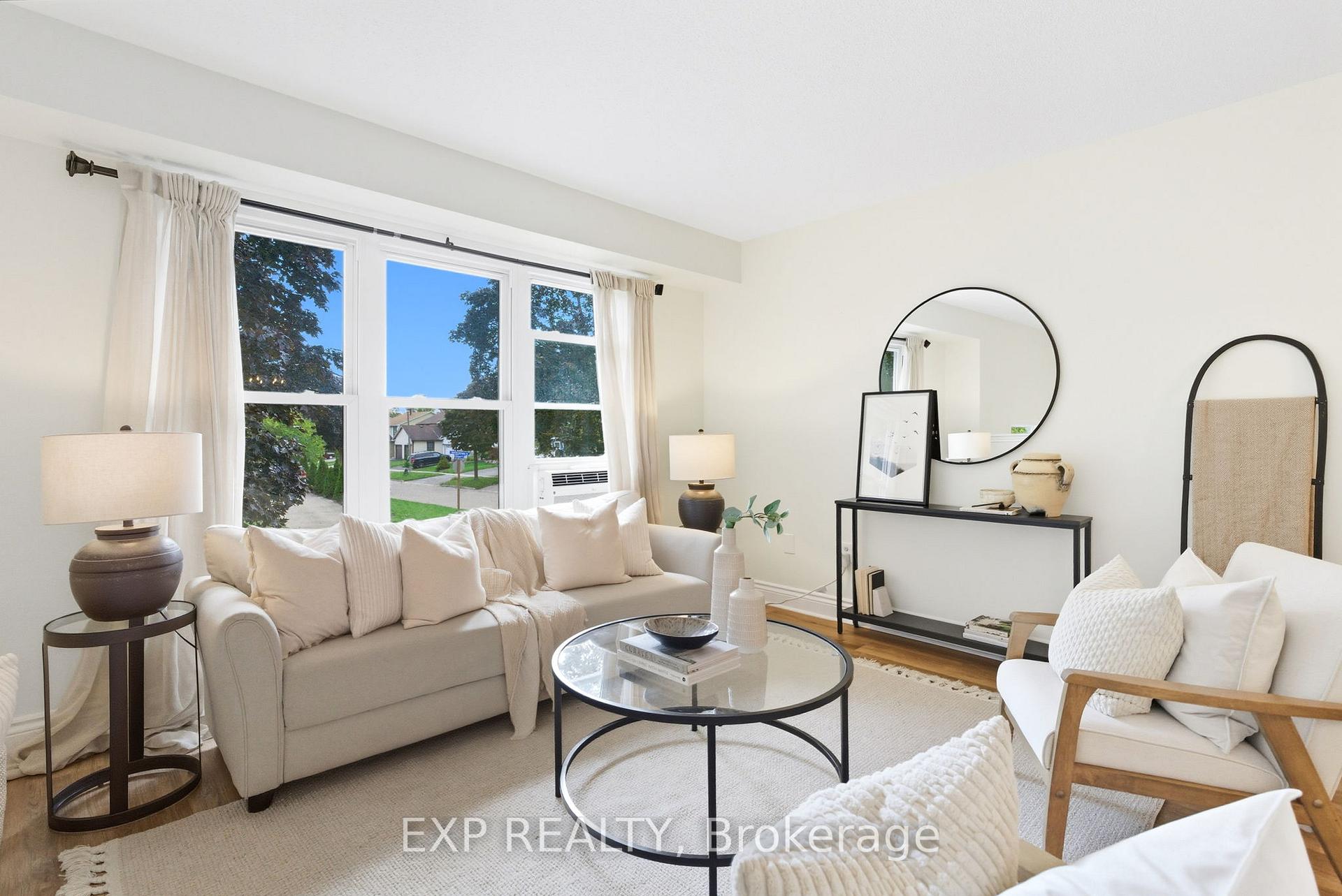 Photo 2 of 236 Northminster Court, Oshawa, Centennial — HOMEH
