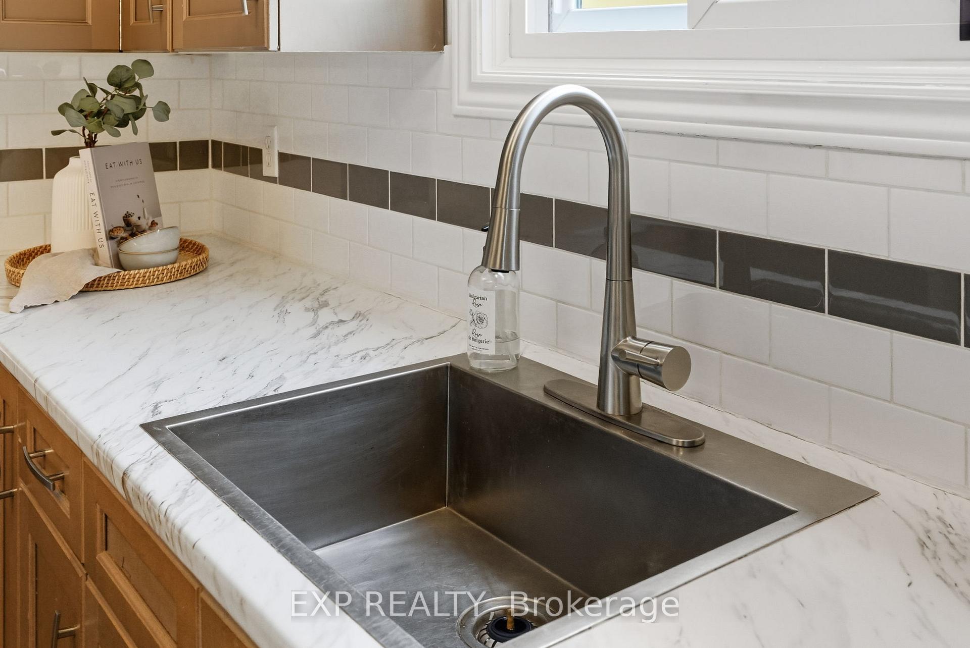 Photo 6 of 236 Northminster Court, Oshawa, Centennial — HOMEH