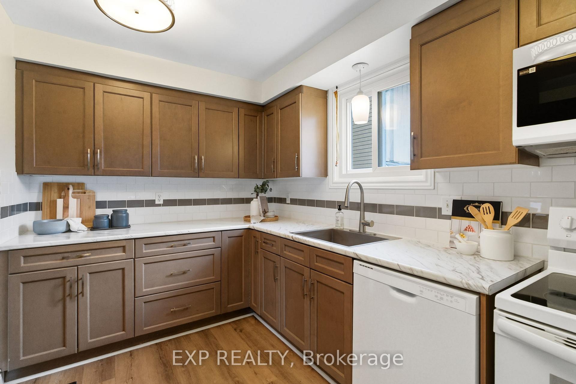 Photo 8 of 236 Northminster Court, Oshawa, Centennial — HOMEH