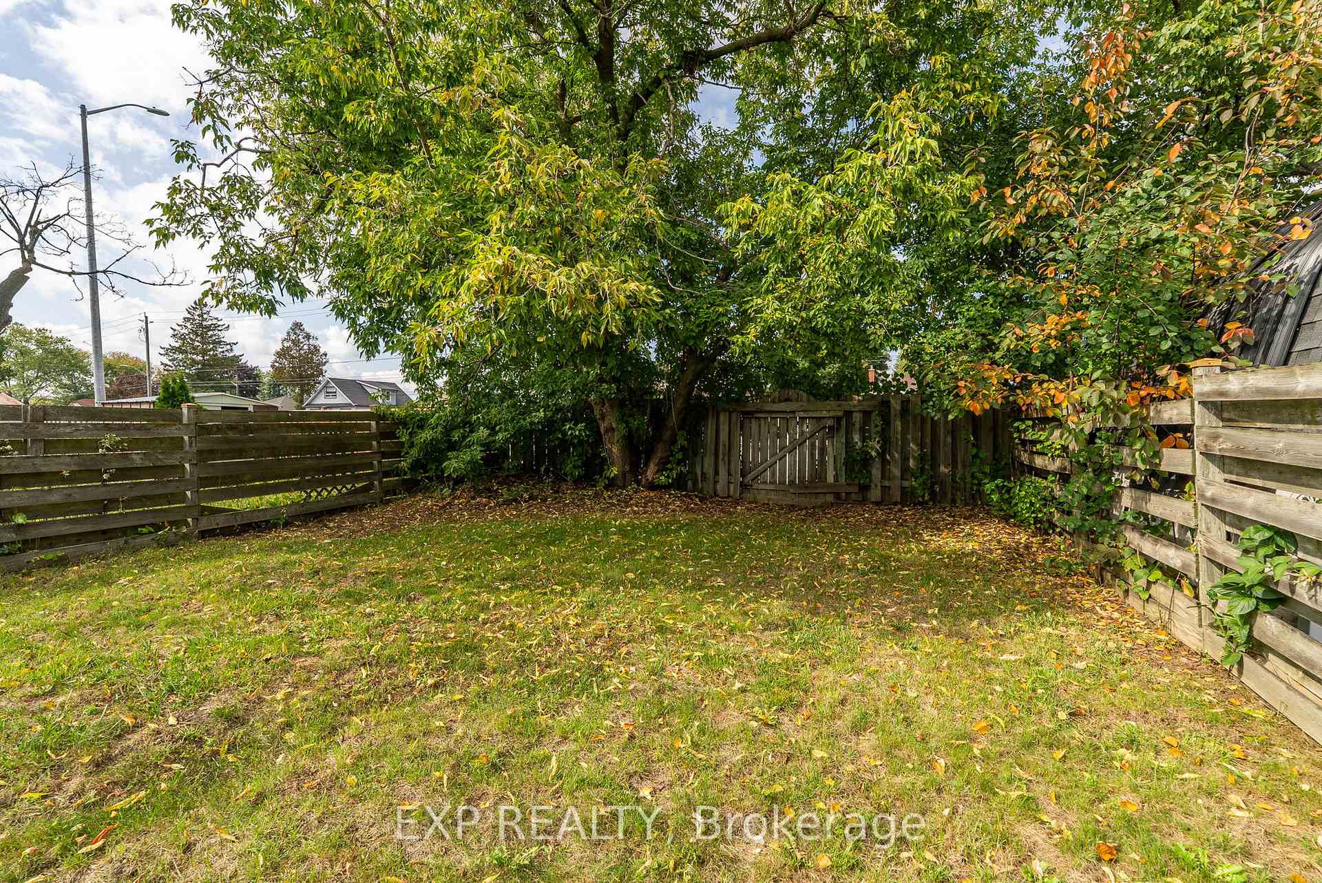Photo 36 of 236 Northminster Court, Oshawa, Centennial — HOMEH
