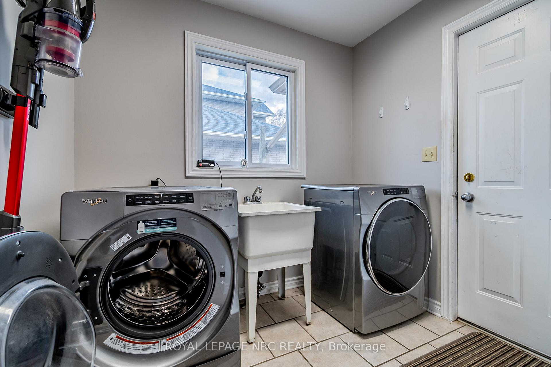 Photo 11 of 2675 Mountaincrest Avenue, Niagara Falls, Church's Lane — HOMEH