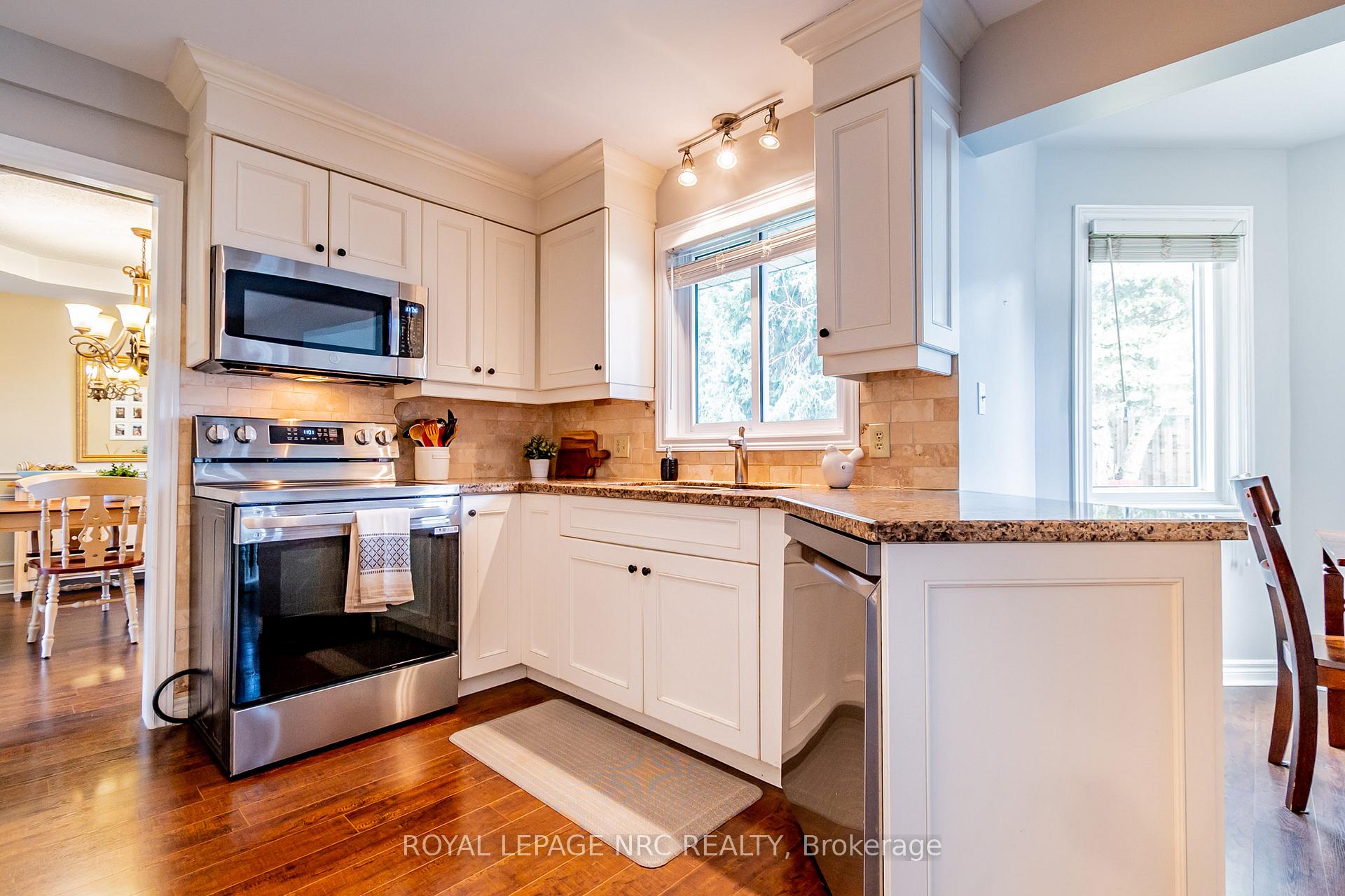 Photo 12 of 2675 Mountaincrest Avenue, Niagara Falls, Church's Lane — HOMEH